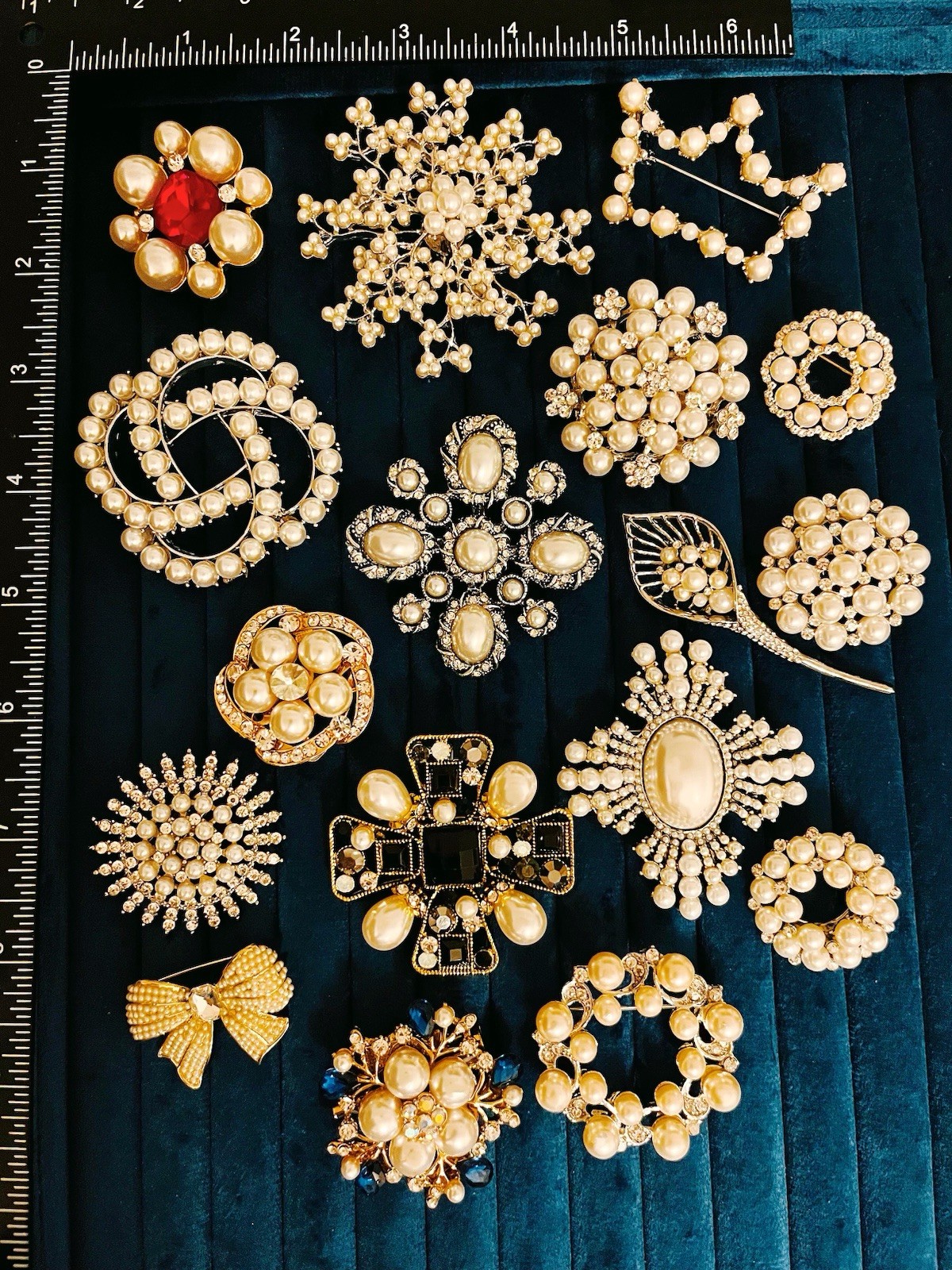 Lot 17 Pearl Brooch Pin Bulk Costume Jewelry Flower Heart Cross