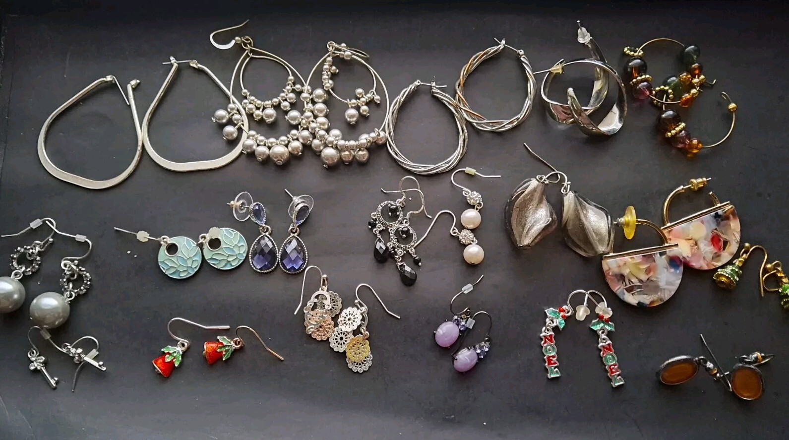 Lot Of 19 Modern/Vintage Earrings Pairs Pierced, Dangle, Hooks multicolor