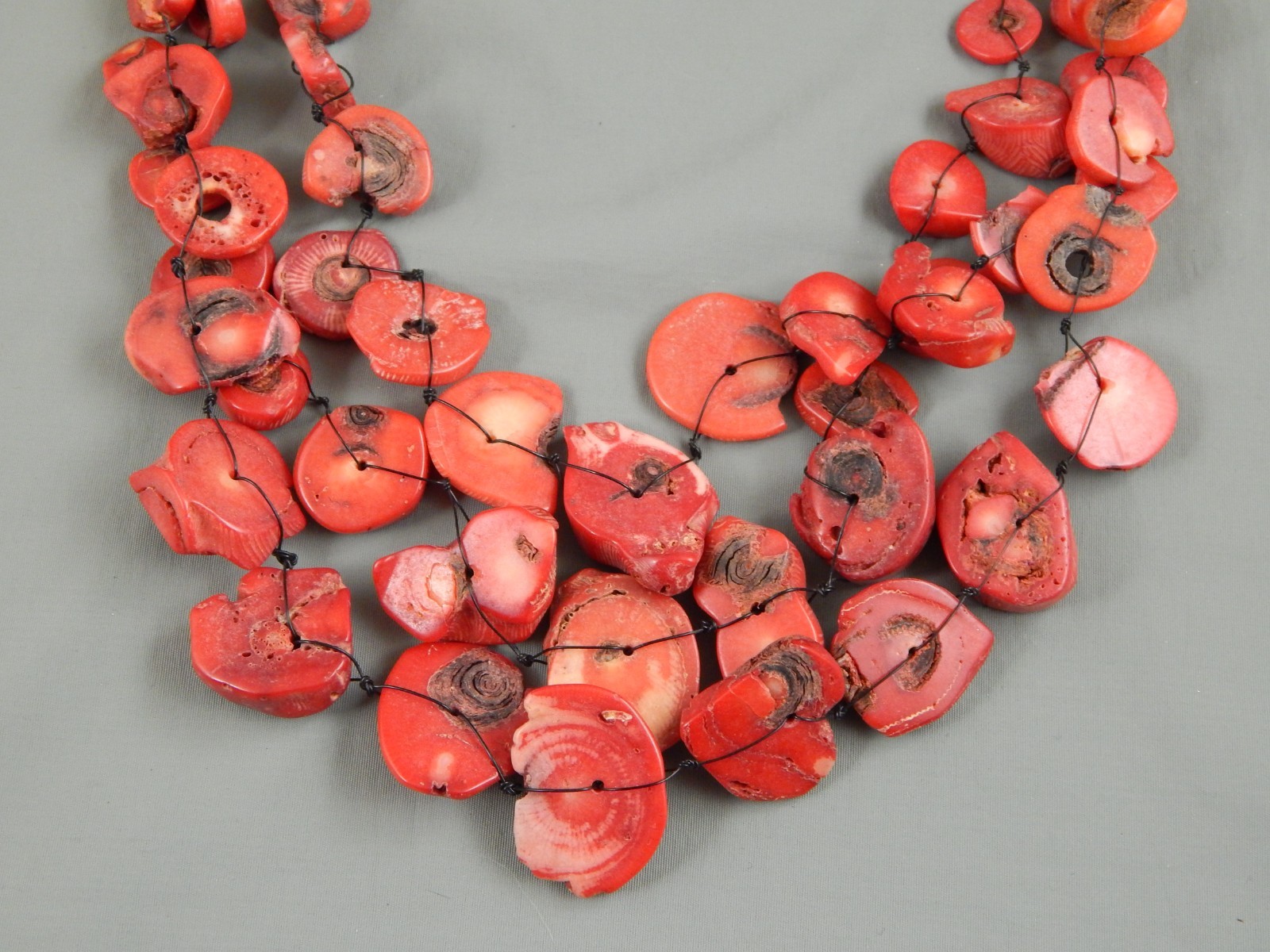 Vintage 3 Strand Sliced Red Bamboo Coral Bib Statement Bead Necklace 24″ adj
