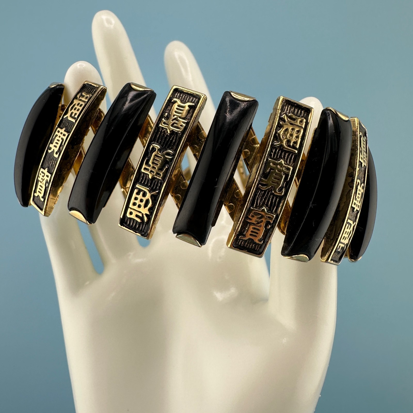 Vintage Bracelet Asian Panel Bar Expandable Stretch Link Gold Tone Black Enamel
