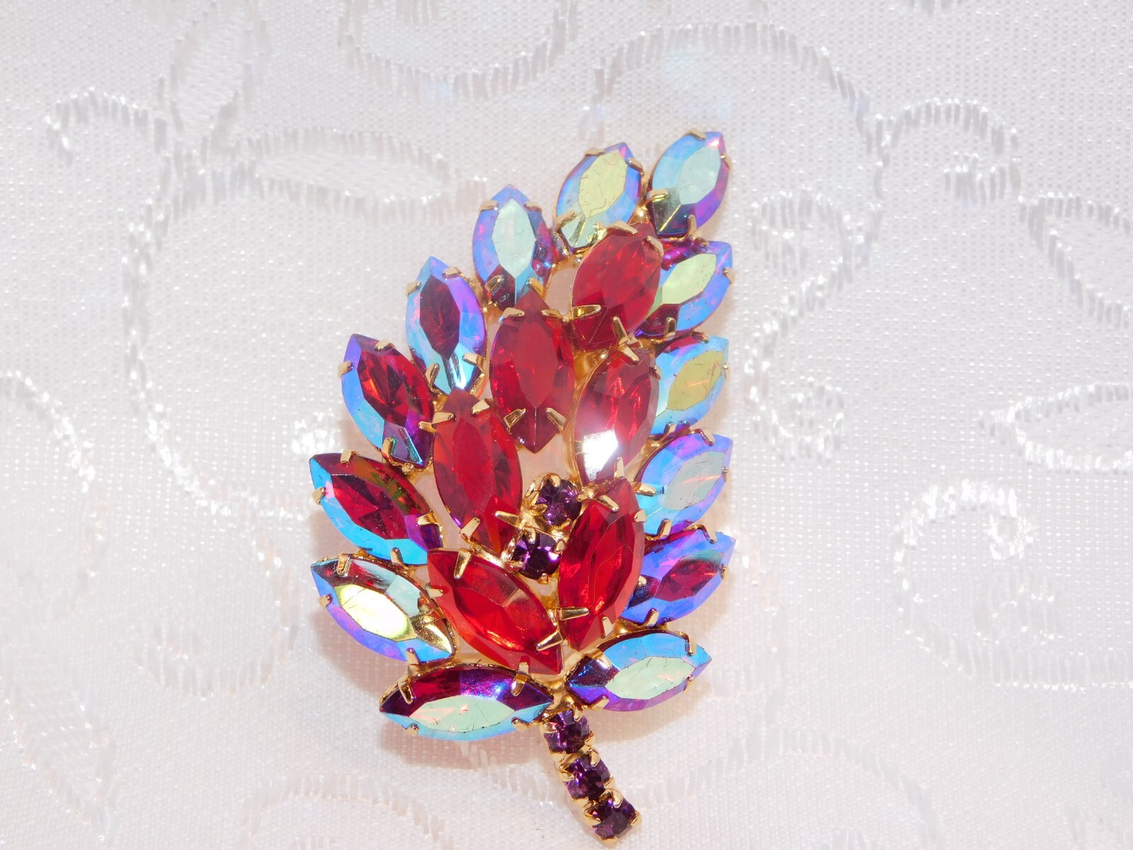 VINTAGE RED IRIDESCENT BROOCH
