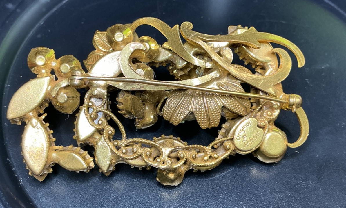 COLLECTIBLE “ORIGINAL BY ROBERT” BROOCH SIGNED Mid-Century FREE Shpg Charity