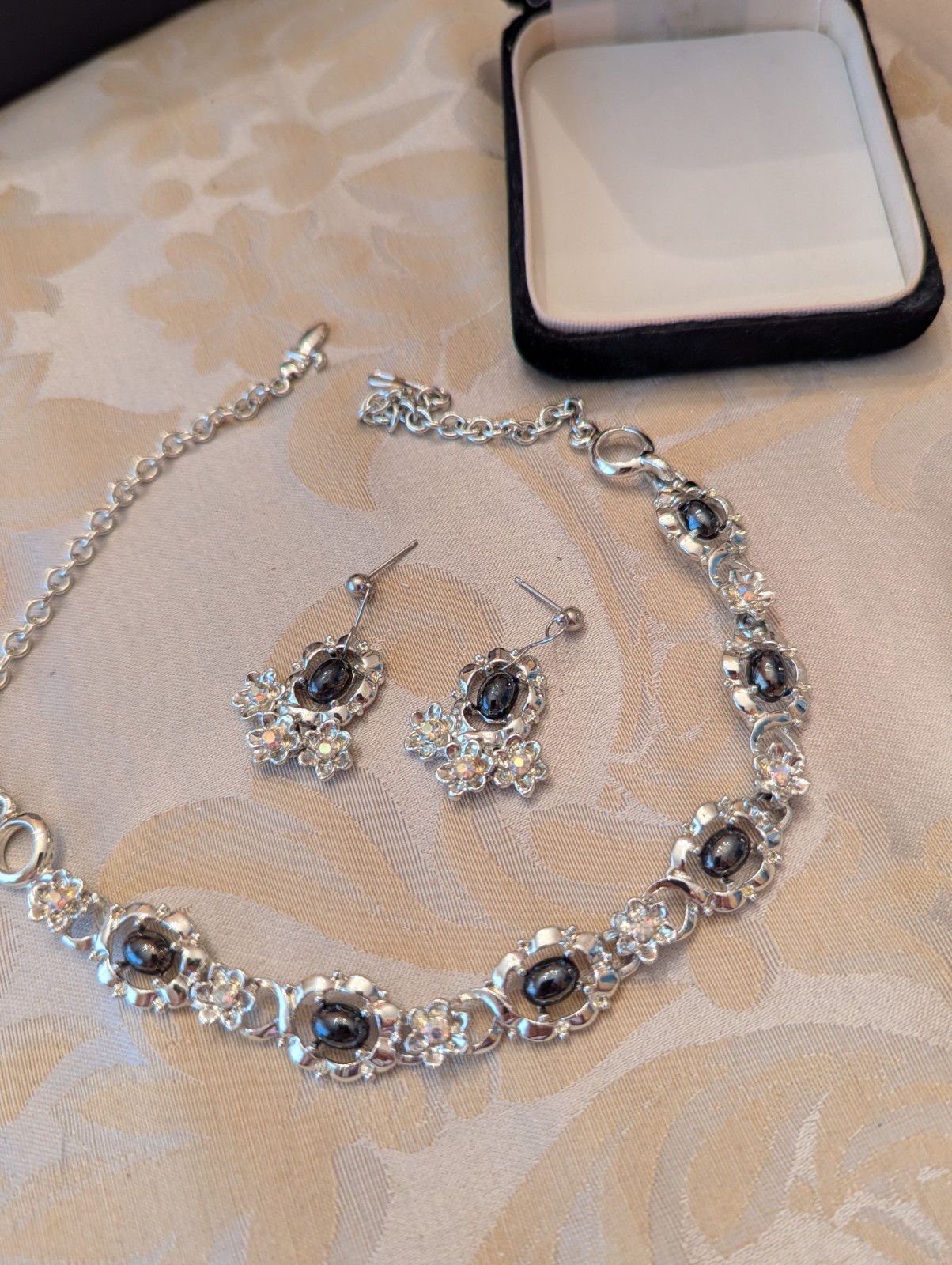 Vintage Iridescent Rhinestones Charcoal Stones Necklace And Earring Set