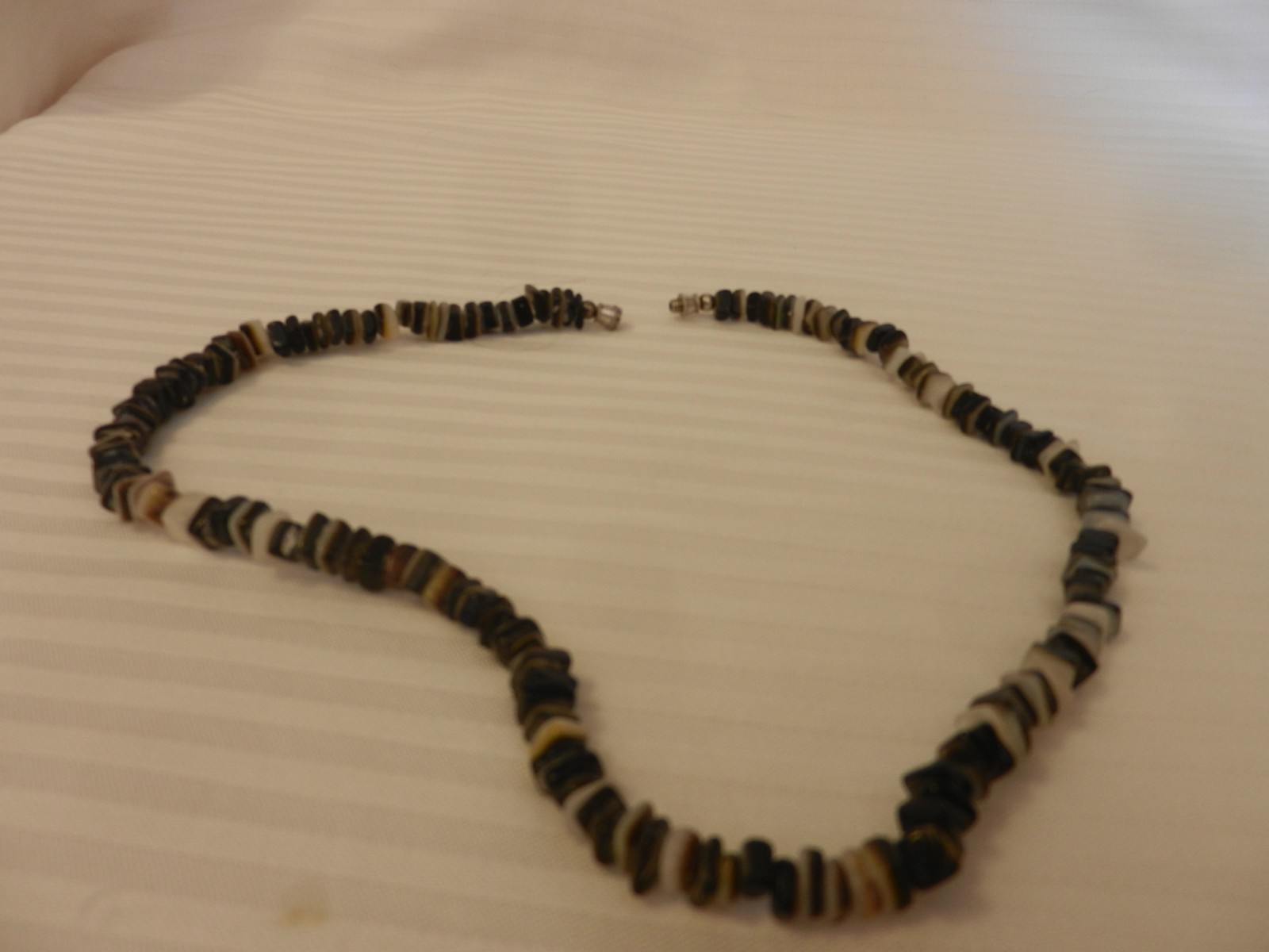 Vintage Black, White, Brown Stones Choker Necklace 17.5″ Long