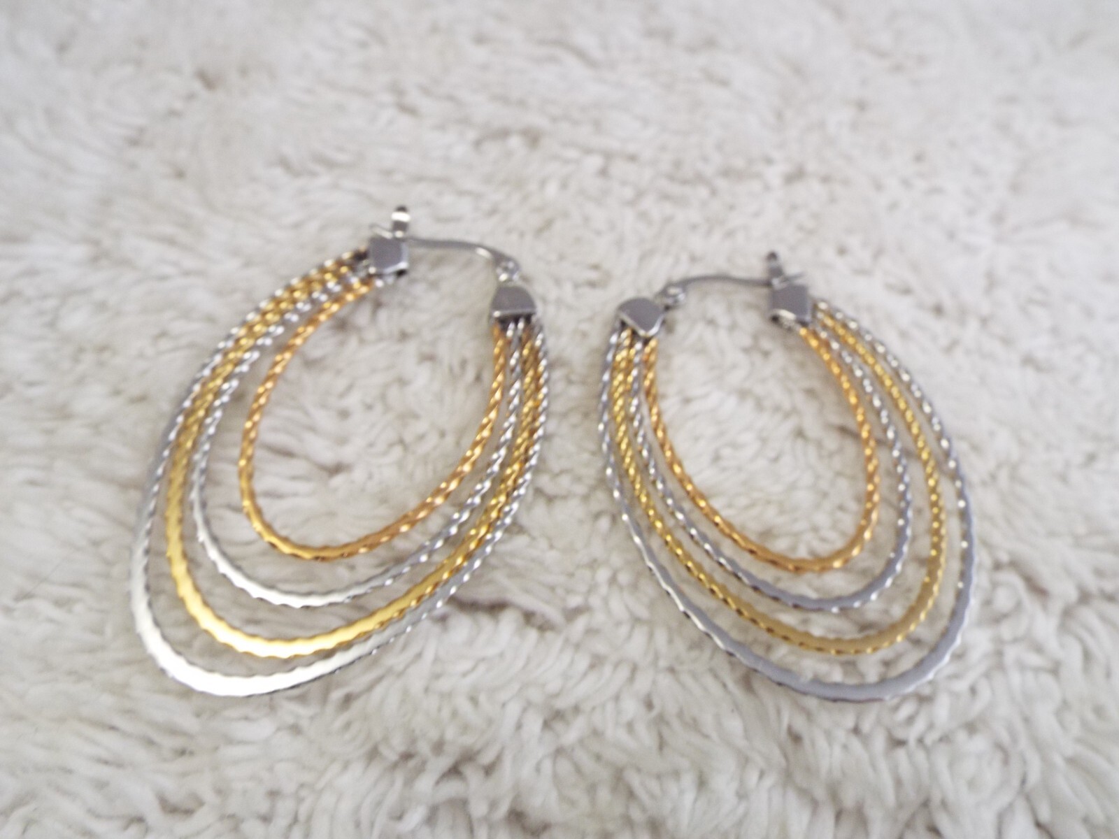 Goldtone Silvertone Hoop Pierced Earrings (A53)