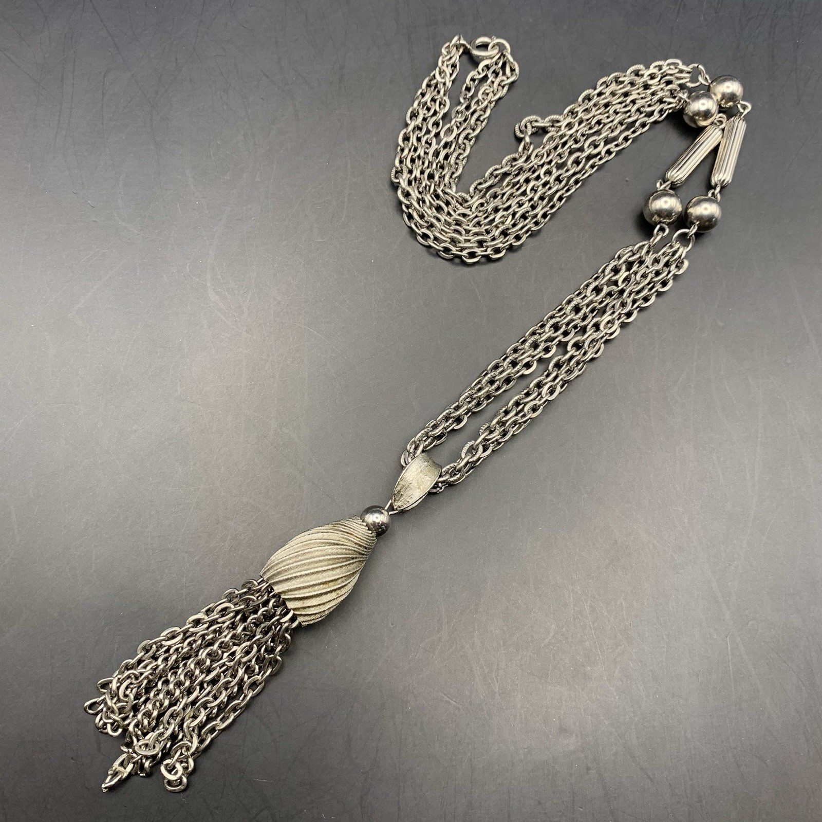1970s Tassel Pendant Necklace Silver Tone Textured Station Classic Vintage