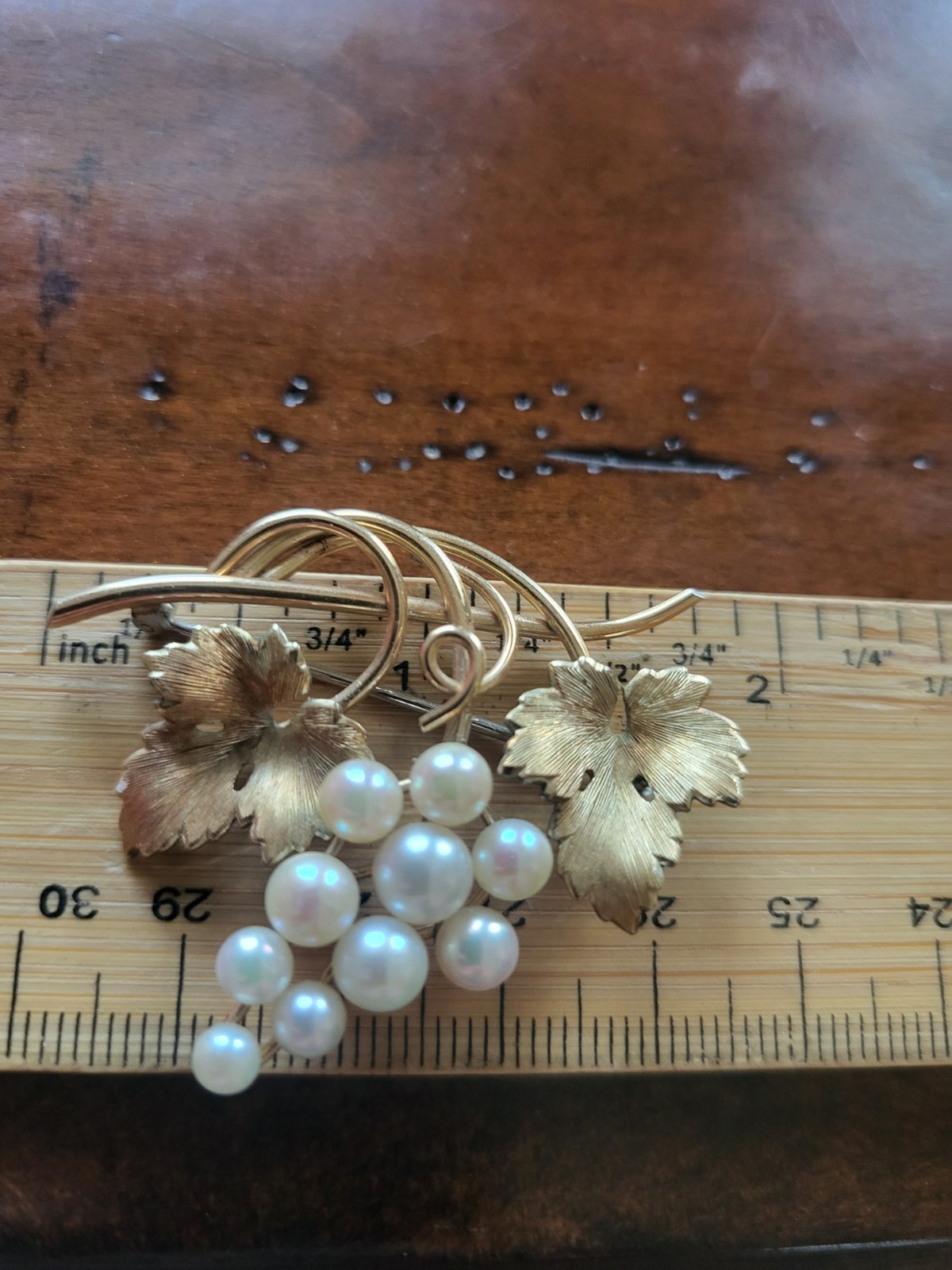 LOVELY KREMENTZ YELLOW GOLD FILLED CULTURED PEARL GRAPE CLUSTER BROOCH PIN