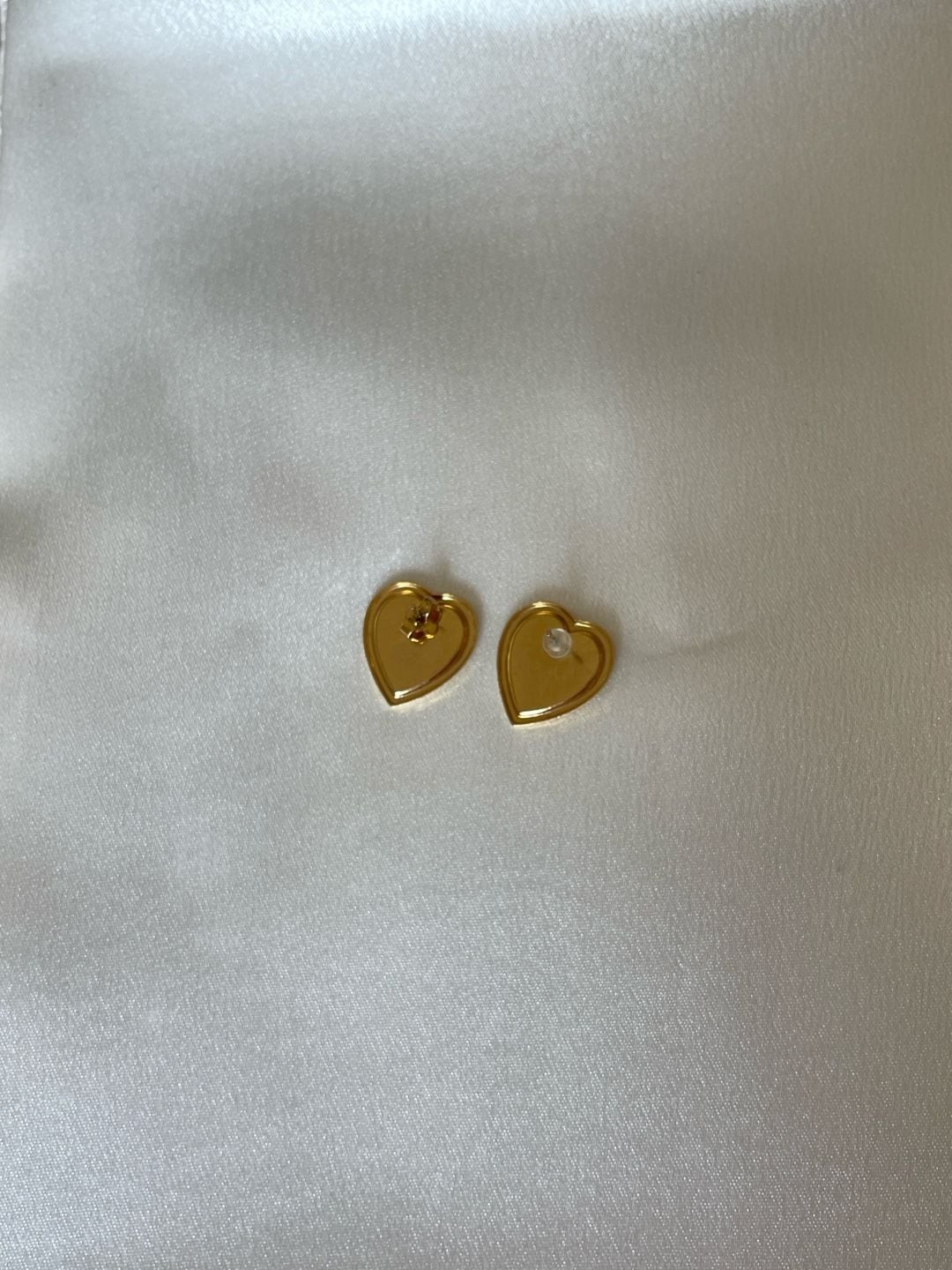 Vintage Green Marbled Enamel Heart Stud Earrings with Gold Tone Trim