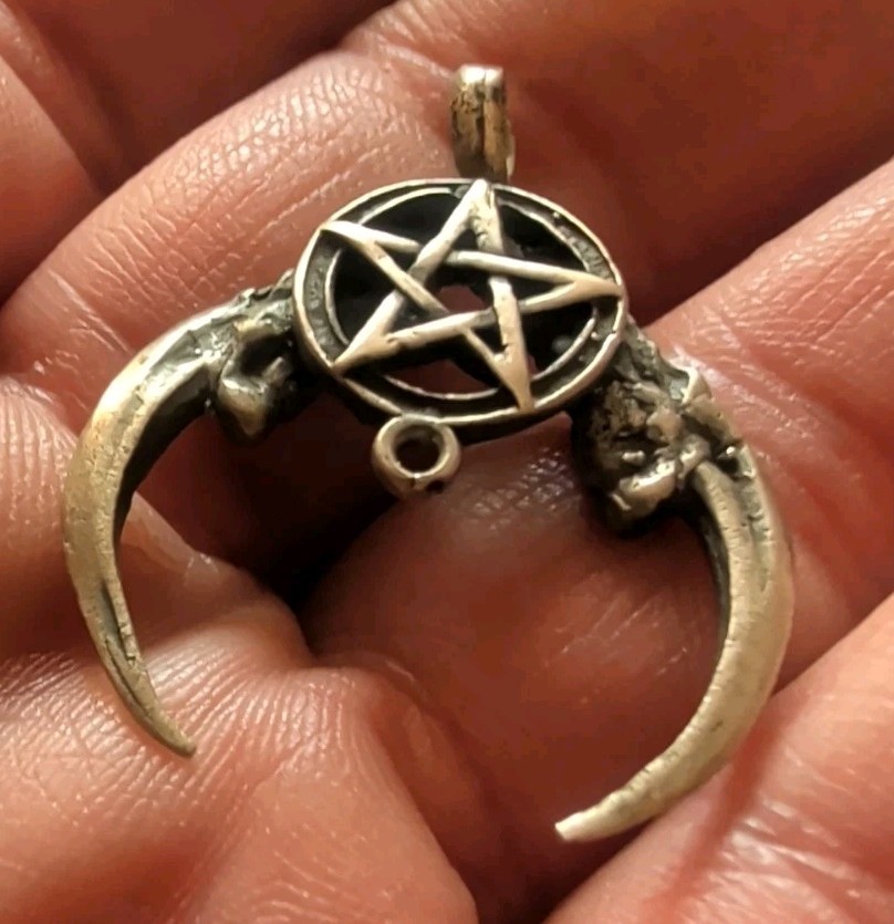 Vintage Pewter Or Silver Horns Claws Fangs Pagan Wickan Pentagram Pendant