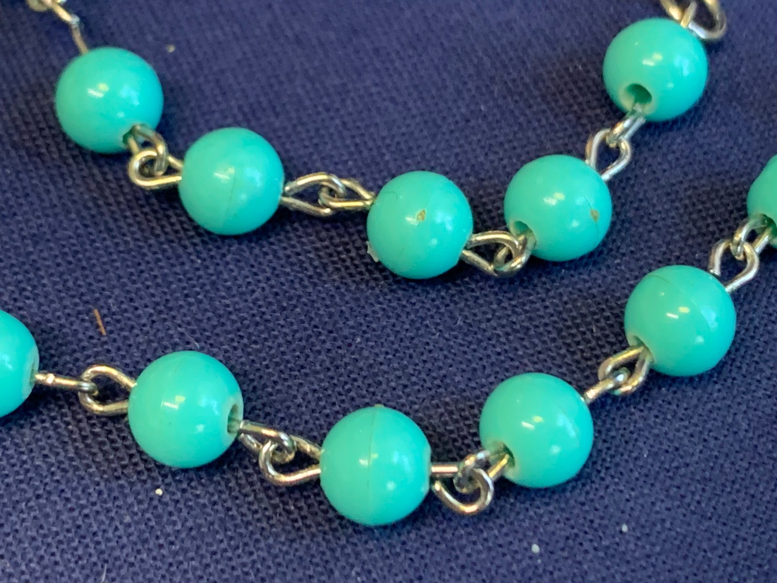 Vtg Coro Necklace 16.5″ Fashion Jewelry Sea Green Enamel Beaded Hook Clasp *READ