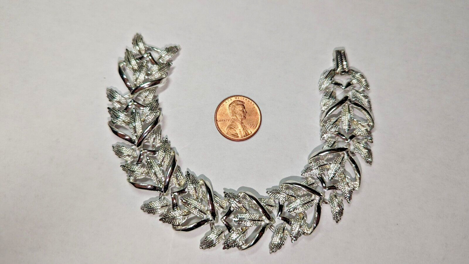 VINTAGE CORO BRACELET SIGNED ABOUT 7 1/2″ LONG