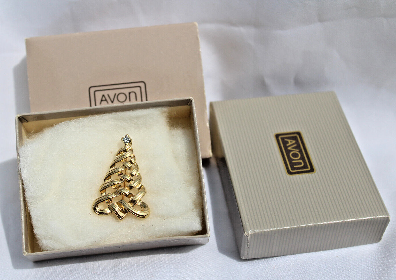 Vintage Avon Christmas Tree with Rhinestone Star Pin in Original Box