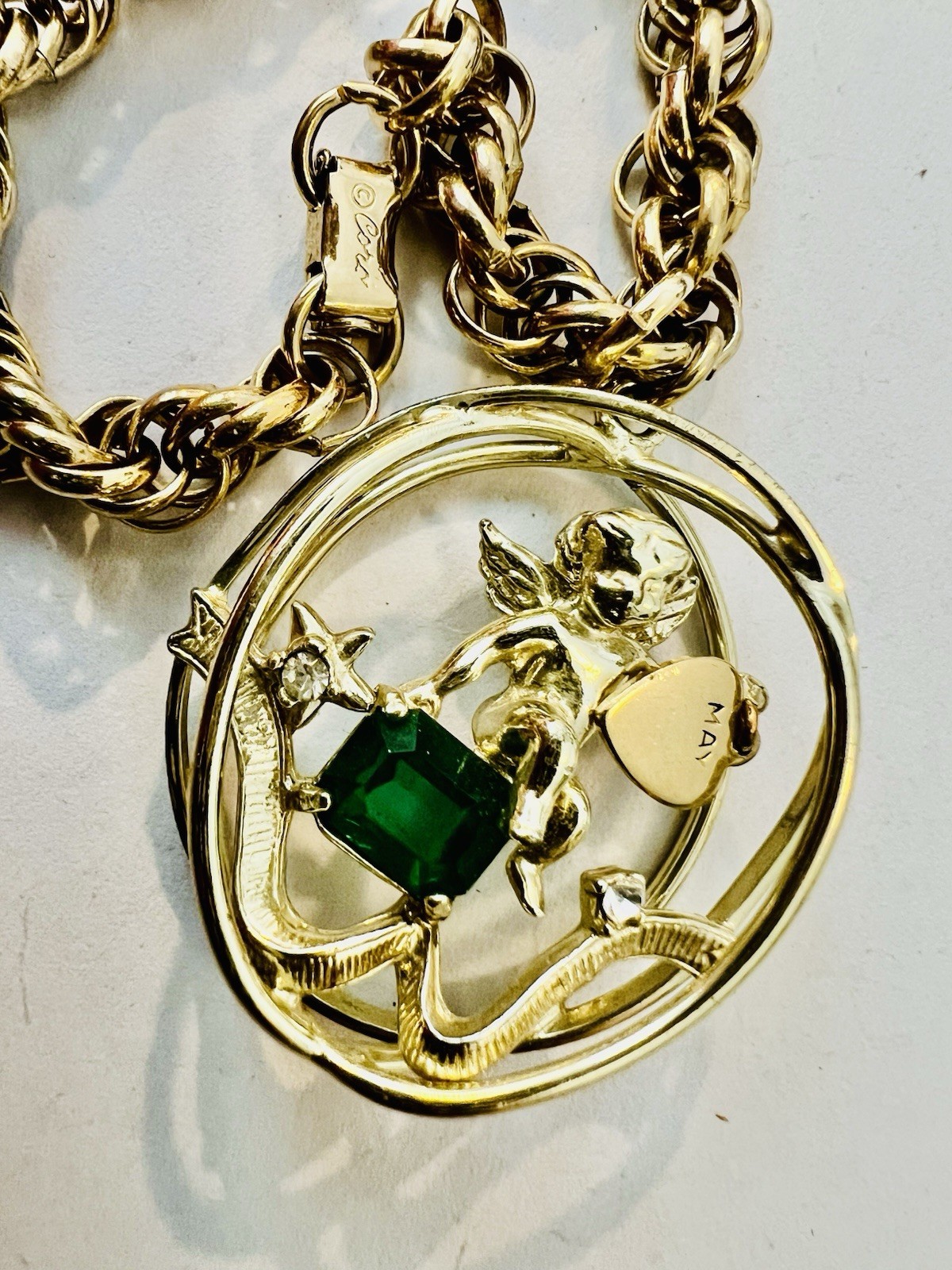 FABULOUS 1950’s CORO “MAY EMERALD” CHARM BRACELET CHERUB DANGLING HEART!