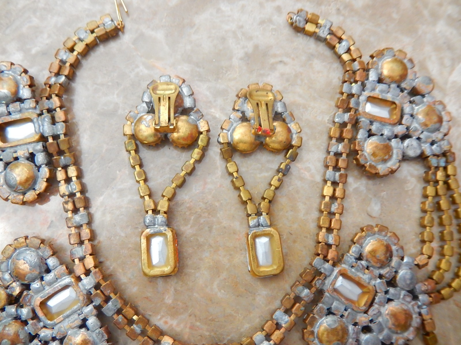VINTAGE CZECH MAGNIFICENT RHINESTONE GREEN GOLD AB FESTOON NECKLACE EARRINGS SET