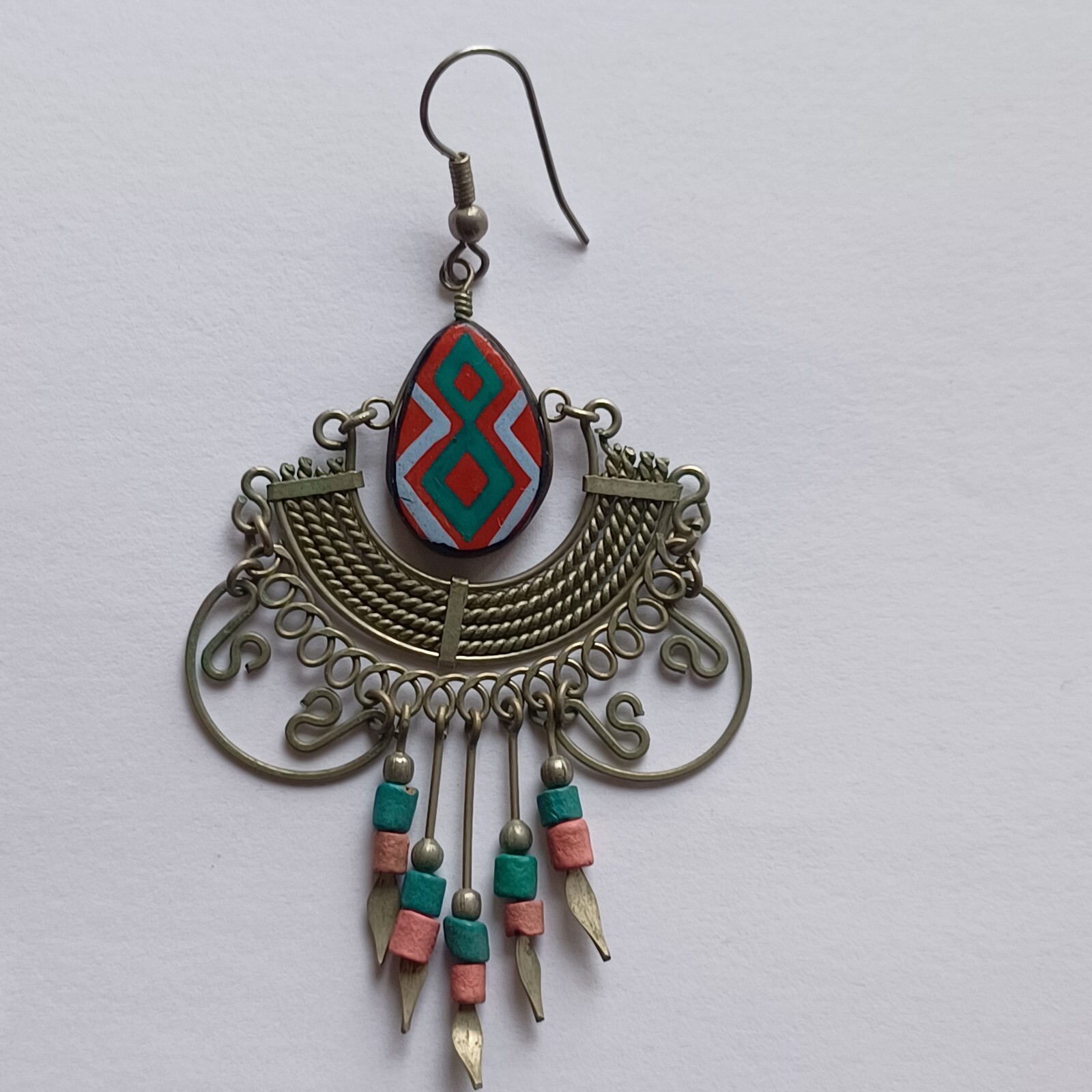 Vintage Southwest Tribal Boho Silver Tone Dangle Drop Pierced Beaded Earrings