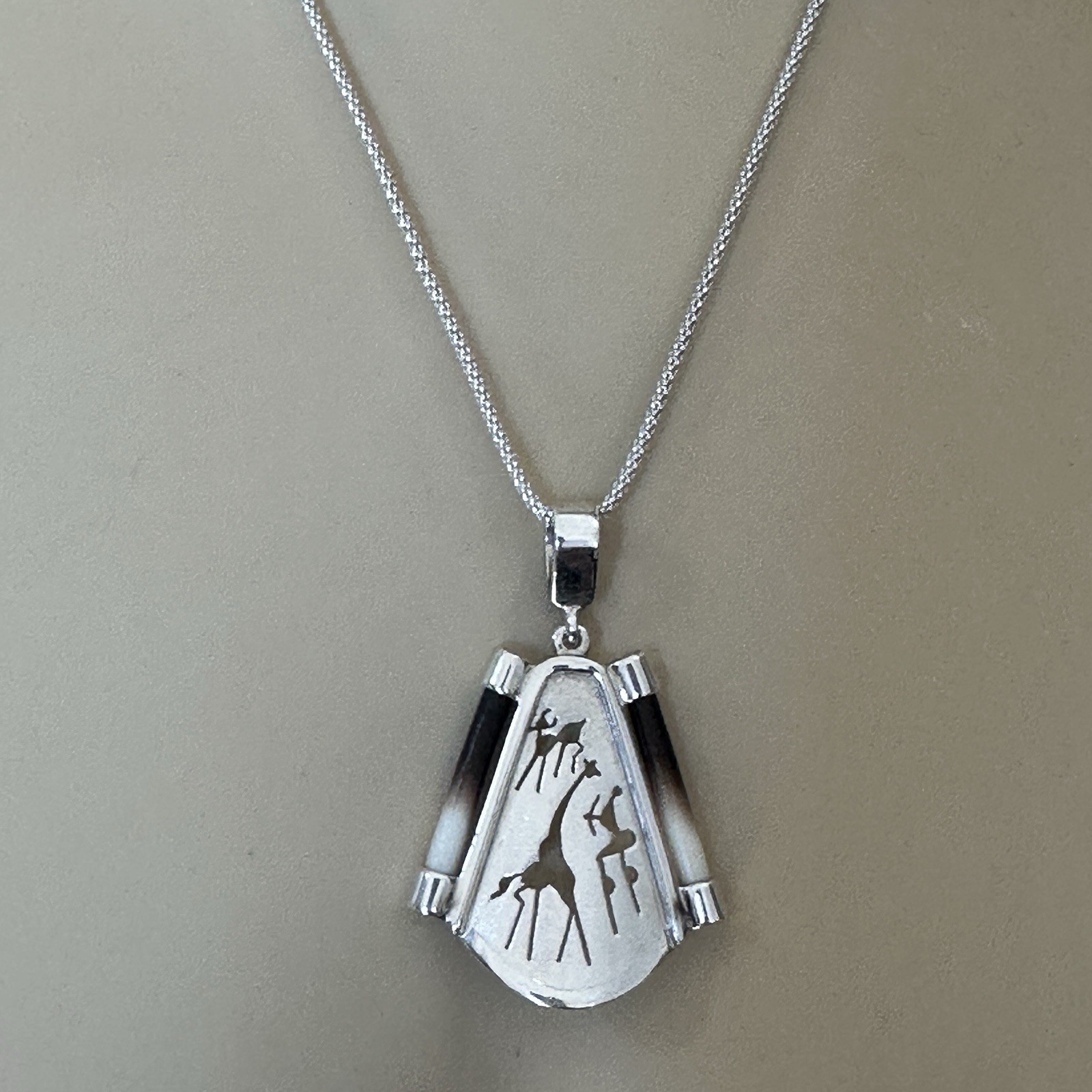 VTG Artisan Pendant Necklace 18 Inch Giraffe Africa Safari Sterling 7.8g Rare