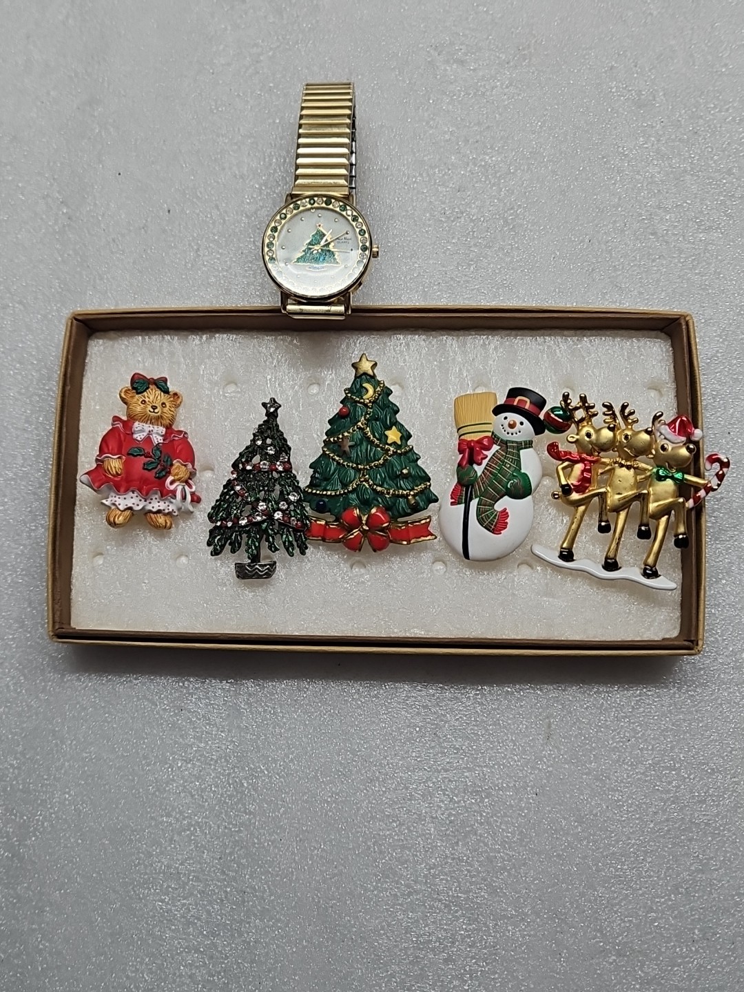 Christmas lot, Pierre Nicol Watch, Broach Collection Reindeer,Trees,Snowman Bear