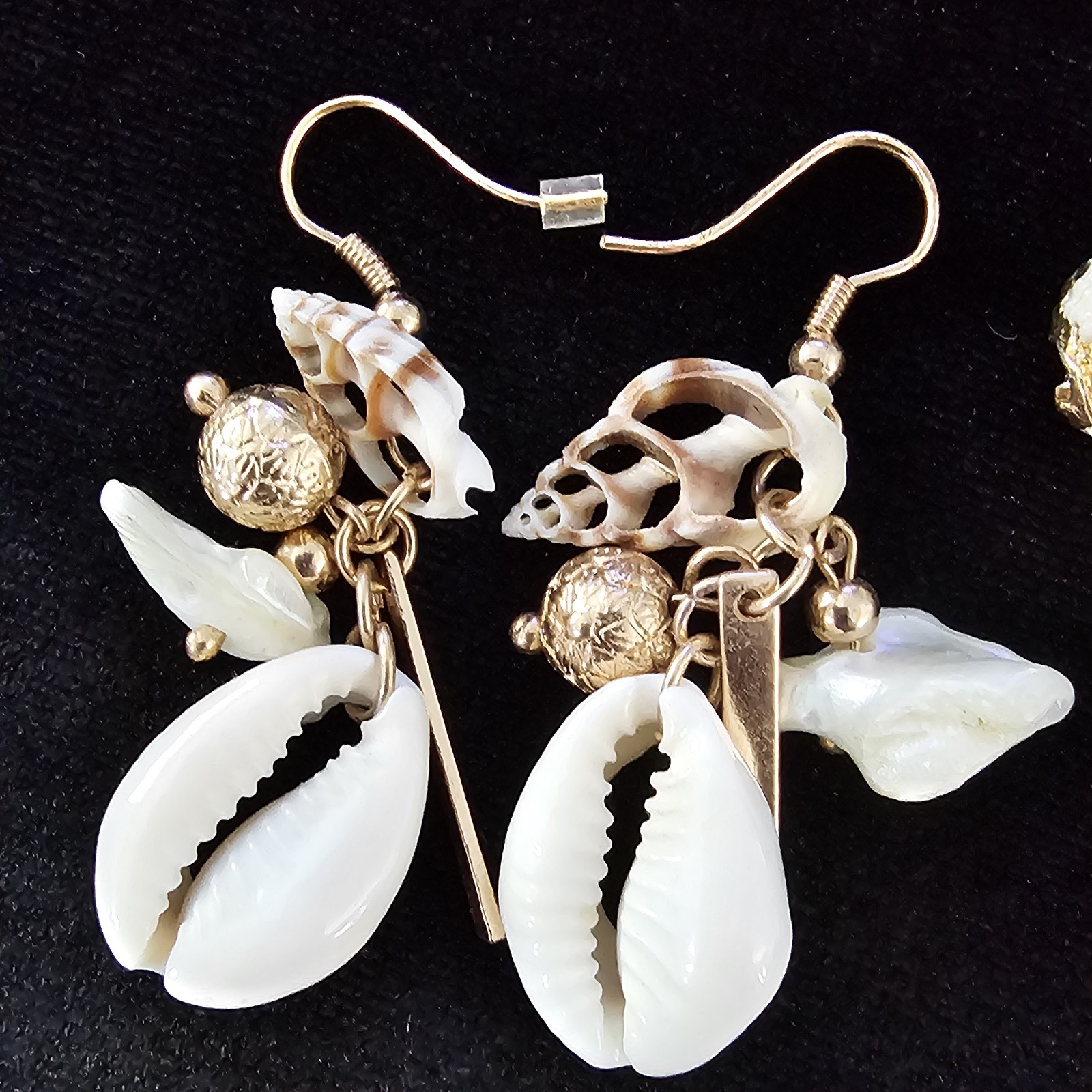 Lot of 4 Gold Rim Natural Sea Shell Pendant Charm & Dangle Earrings Coastal Boho