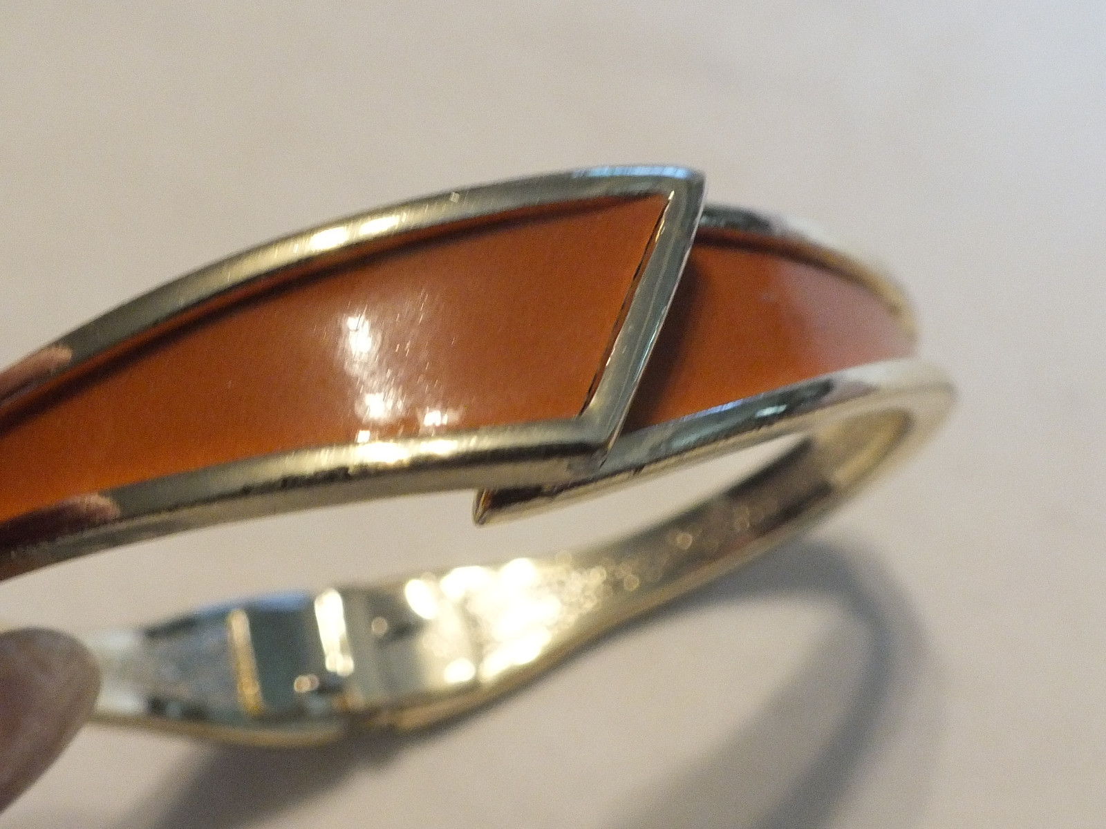 Beautiful Clamp Bracelet Gold Tone Orange Enamel 1/2″ Wide x 2 3/8″ Across CUTE