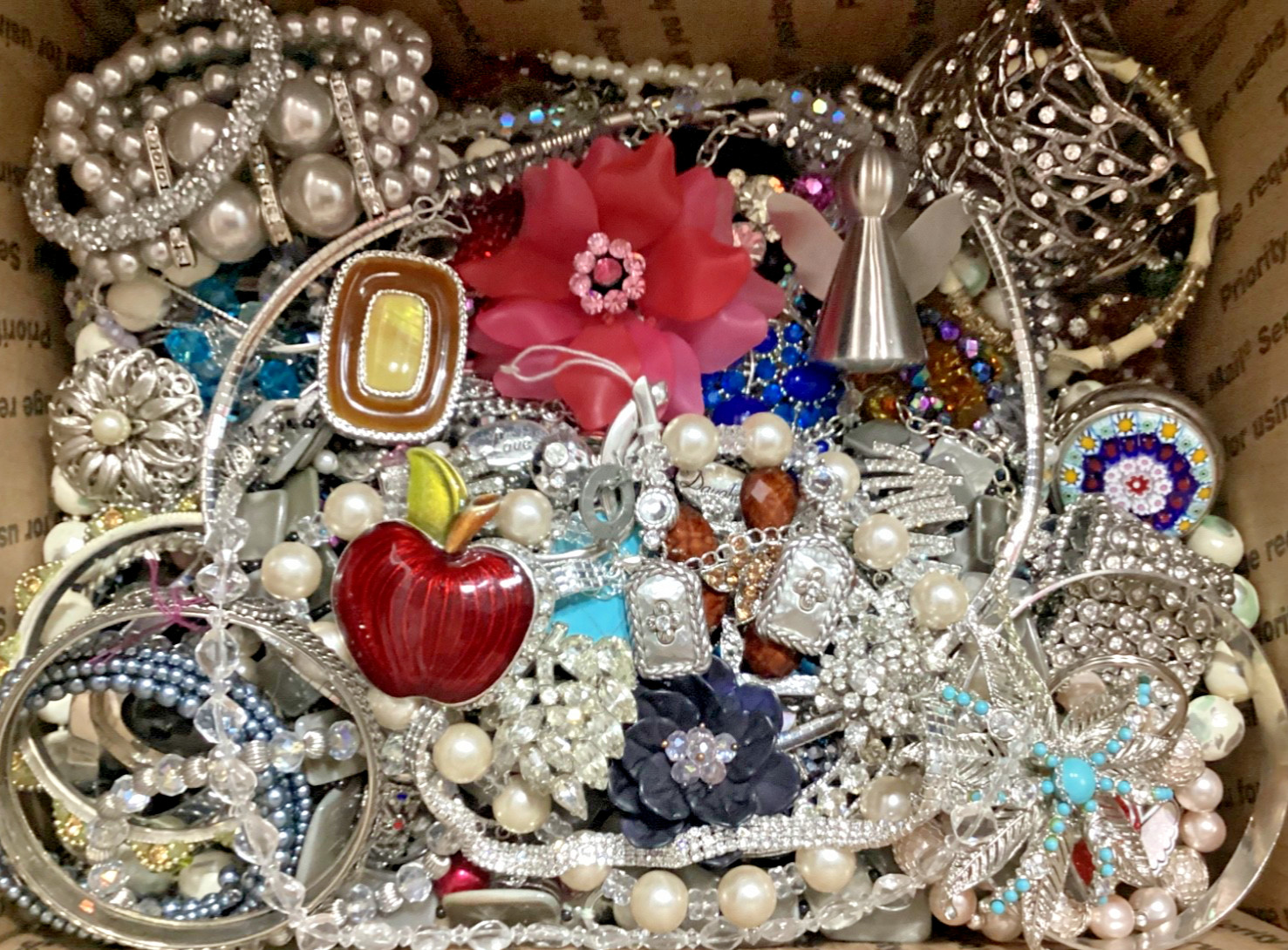 FASHION JEWELRY LOT RHINESTONE SILVER TONE NO BROKEN PIECES 9.64 POUNDS