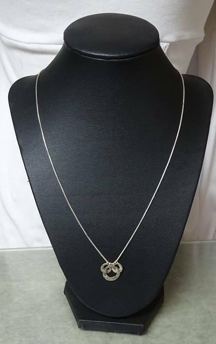 Dainty Vintage Sterling Silver 20″ Necklace w/ Dangly Hammered Circle s Pendants