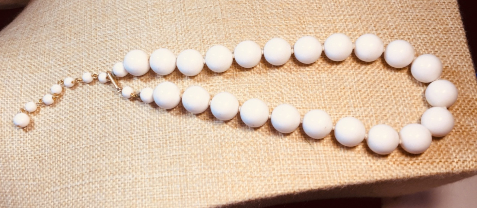 Vintage JAPAN White Lucite Chunky Knotted Bead Necklace ~ 15″-17″