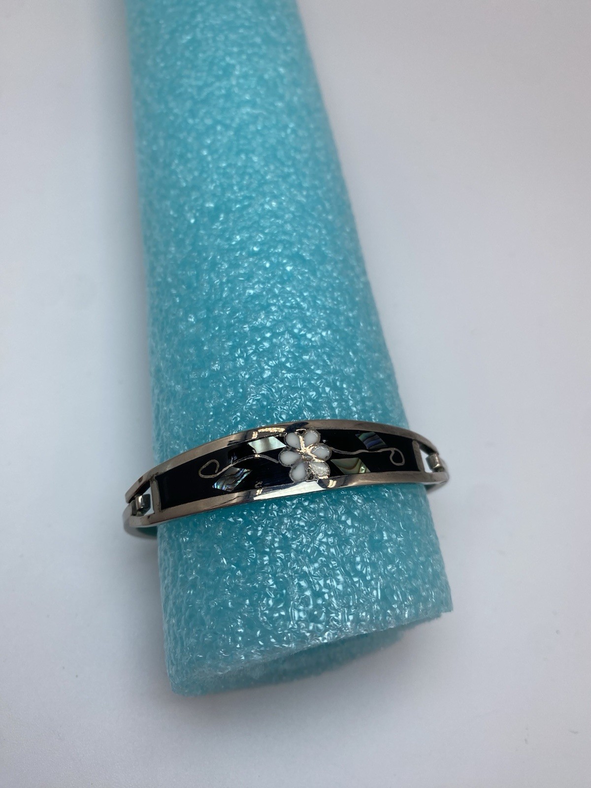 Pick (1)Mexico Silver Abalone Inlay Tension Cuff Bracelet-Black,Purple, or Pink