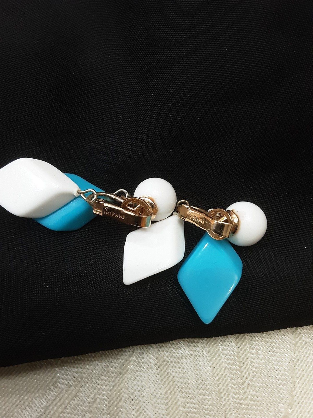 Trifari Earrings Blue White Gold Tone Clip On Very Light Diamond Shape