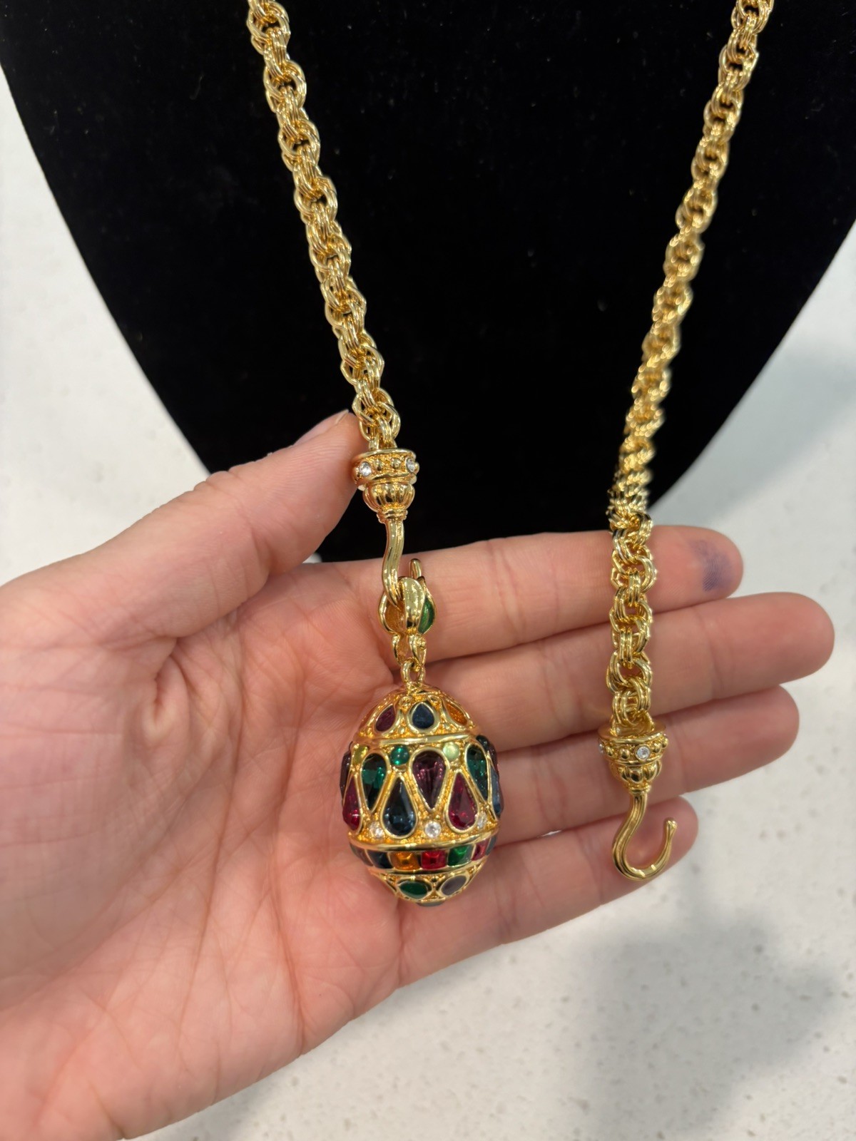 RARE joan rivers muticolor crystal egg pendant and hook chain