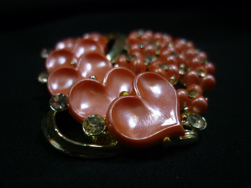 Vintage Star Brand Pink Hearts & Flowers Brooch & Screw Clasp Earrings 23H052
