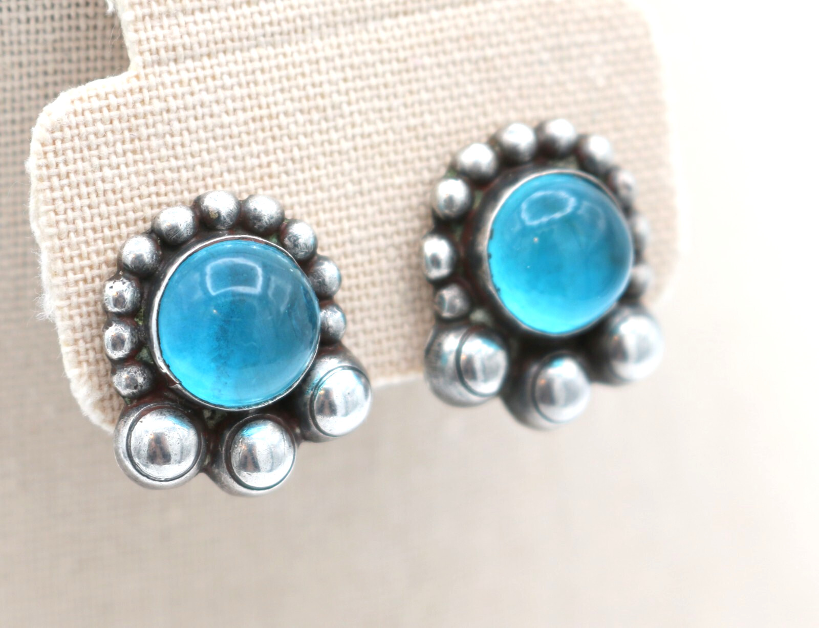 Vintage Taxco Mexican 980 Sterling Silver Blue Glass Clip On Earrings ~ Mexico