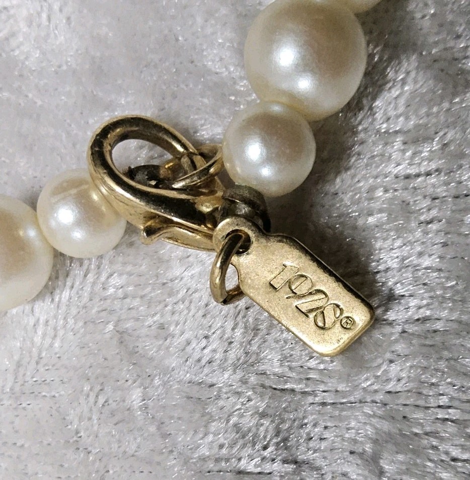 1928 Brand Faux Pearl Necklace Cream Off White Beaded Costume Jewelry Gift
