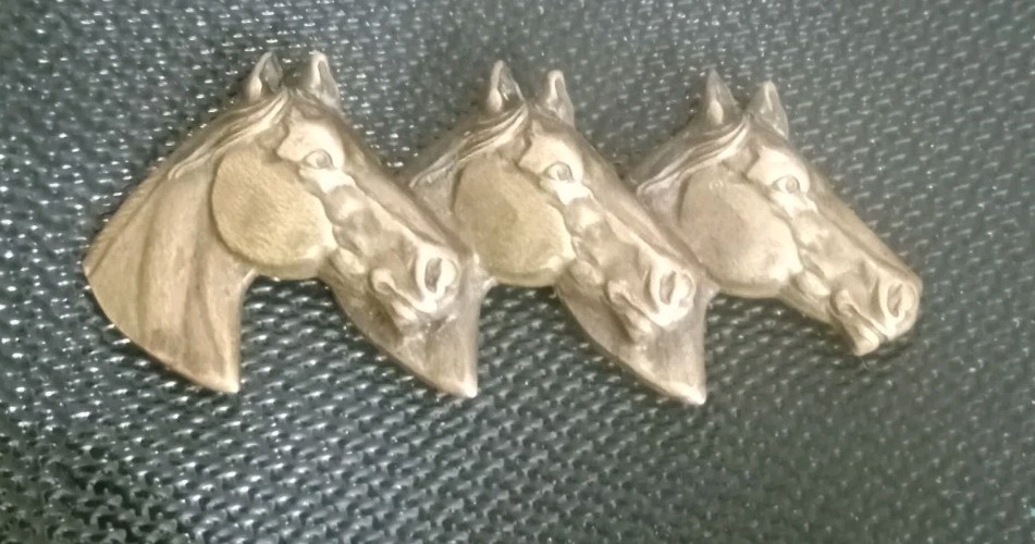 RARE MID CENTURY MODERN 3 HORSE HEAD PIN BROOCH 2 1/4″ ACROSS MCM RETRO
