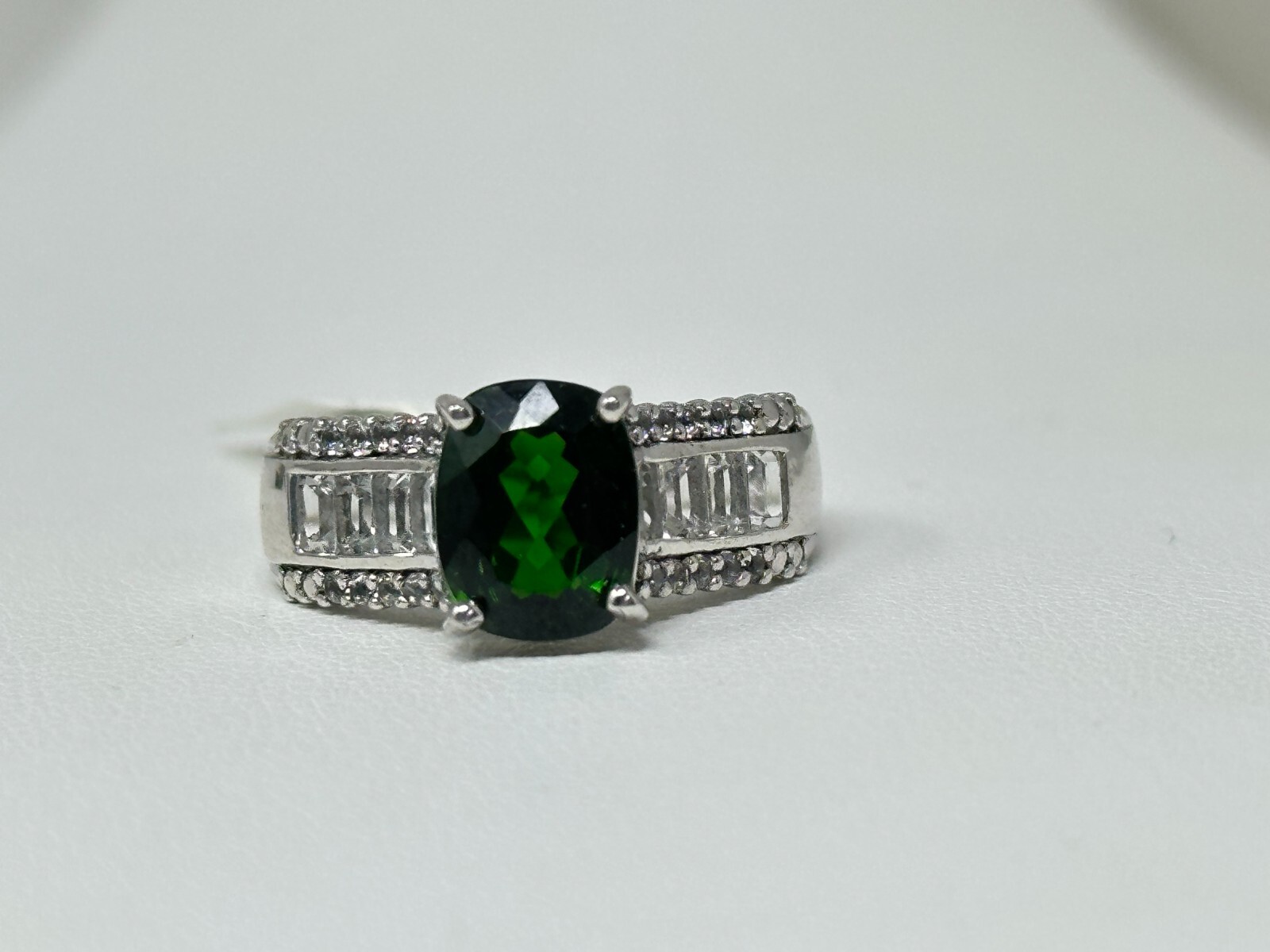 Kit Heath 925 Sterling Silver Signed KH Thailand Green CZ Oval Size 7 Ring