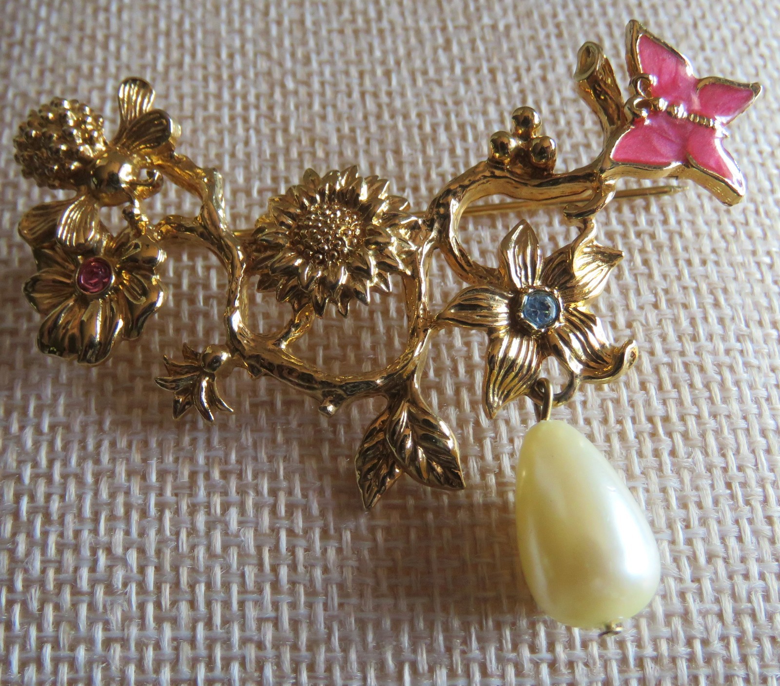 Vintage Garden of Eden Pin Brooch Butterfly Bee Flowers Drop Faux Pearl Avon