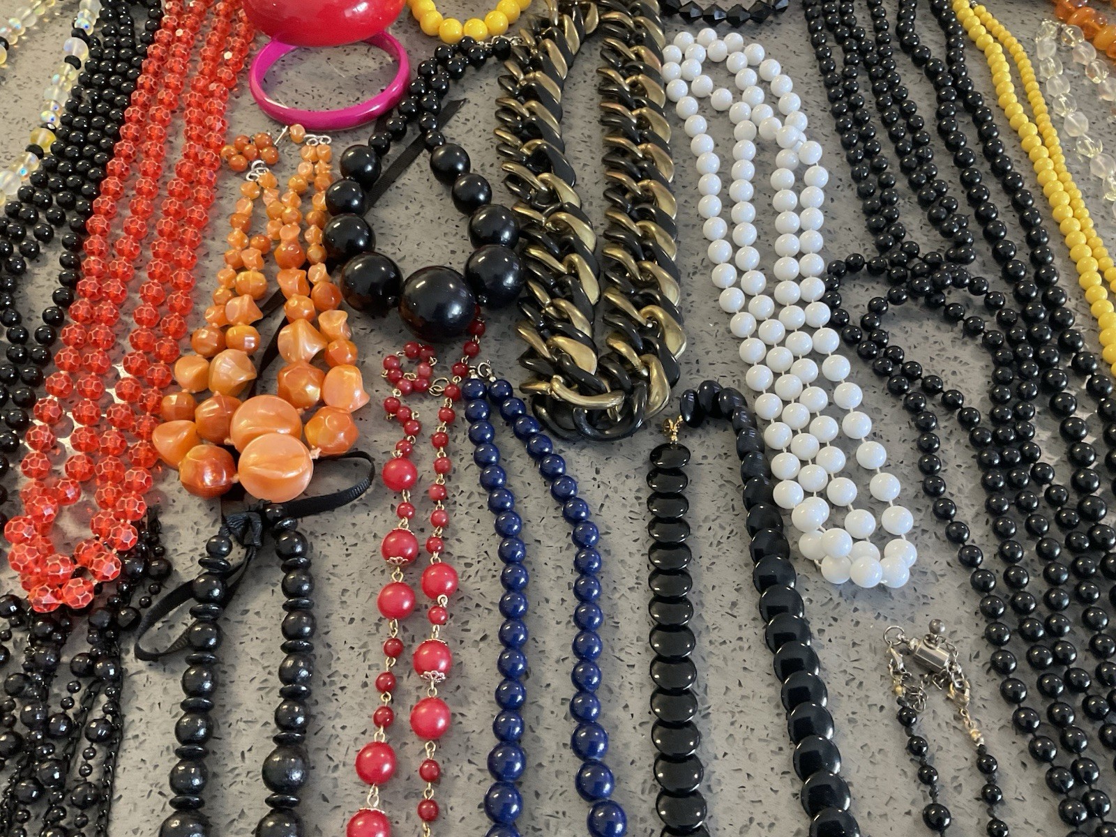 Vintage Modern-Plastic Jewelry lot 50 Mixed Estate Wear resale Crafting