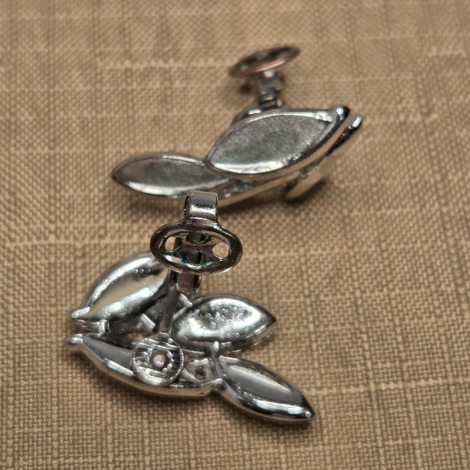Lot Vintage 60s-80s Clip-On Earrings: Crown Trifari Silver Leaf, Monet & Pearl