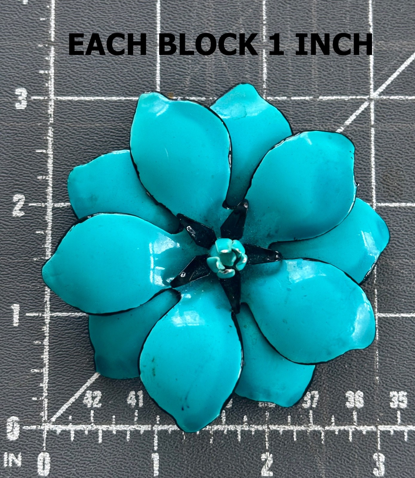 HUGE! blue Vintage FLOWER Brooch PIN Lightweight RETRO Spring Bloom💙💐