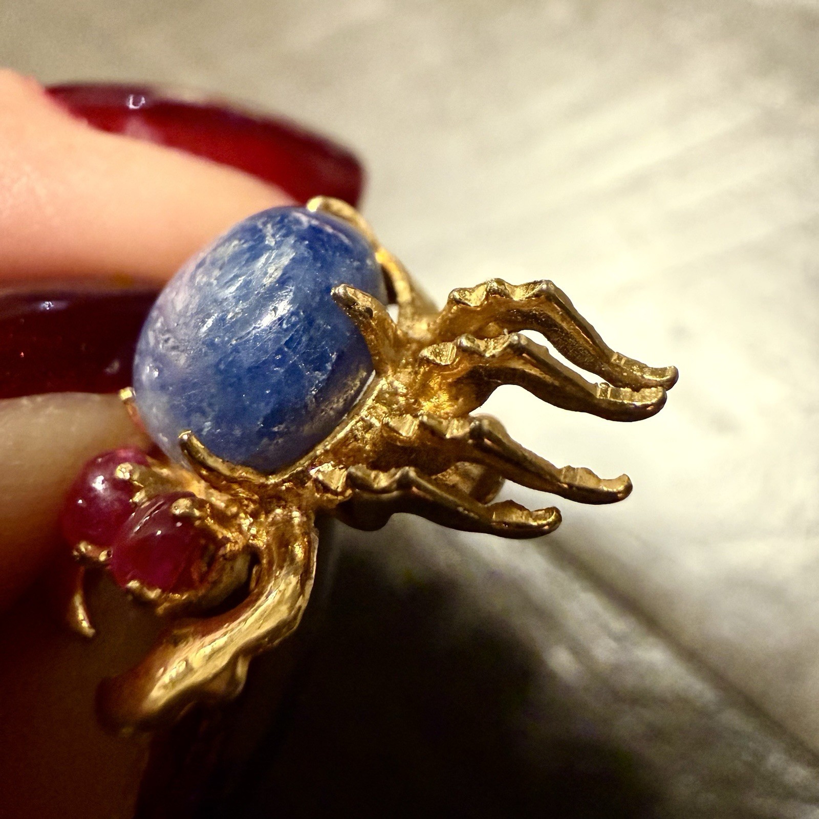Vintage Jelly Belly Gold Plated Star Sapphire Ruby Eyes Crab C Clasp Pin Brooch