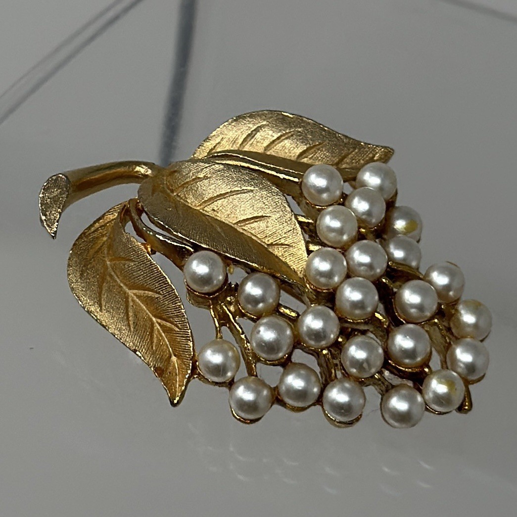 Vintage Gold Tone Bunch Of Grapes Brooch Faux Pearl Cluster Textured Elegant Pin
