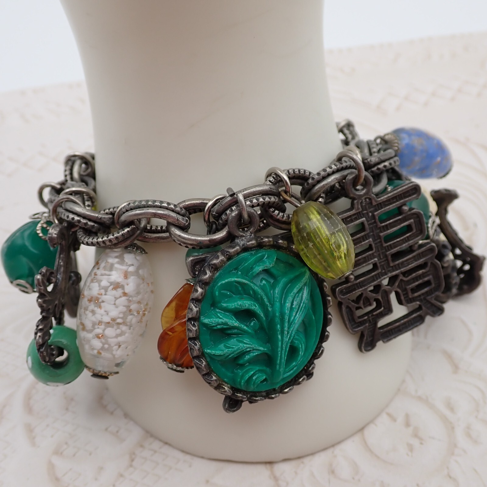 Vtg Buddha Tropicana 16 Charm Beaded Oriental Theme 7″ Silver Tone Bracelet