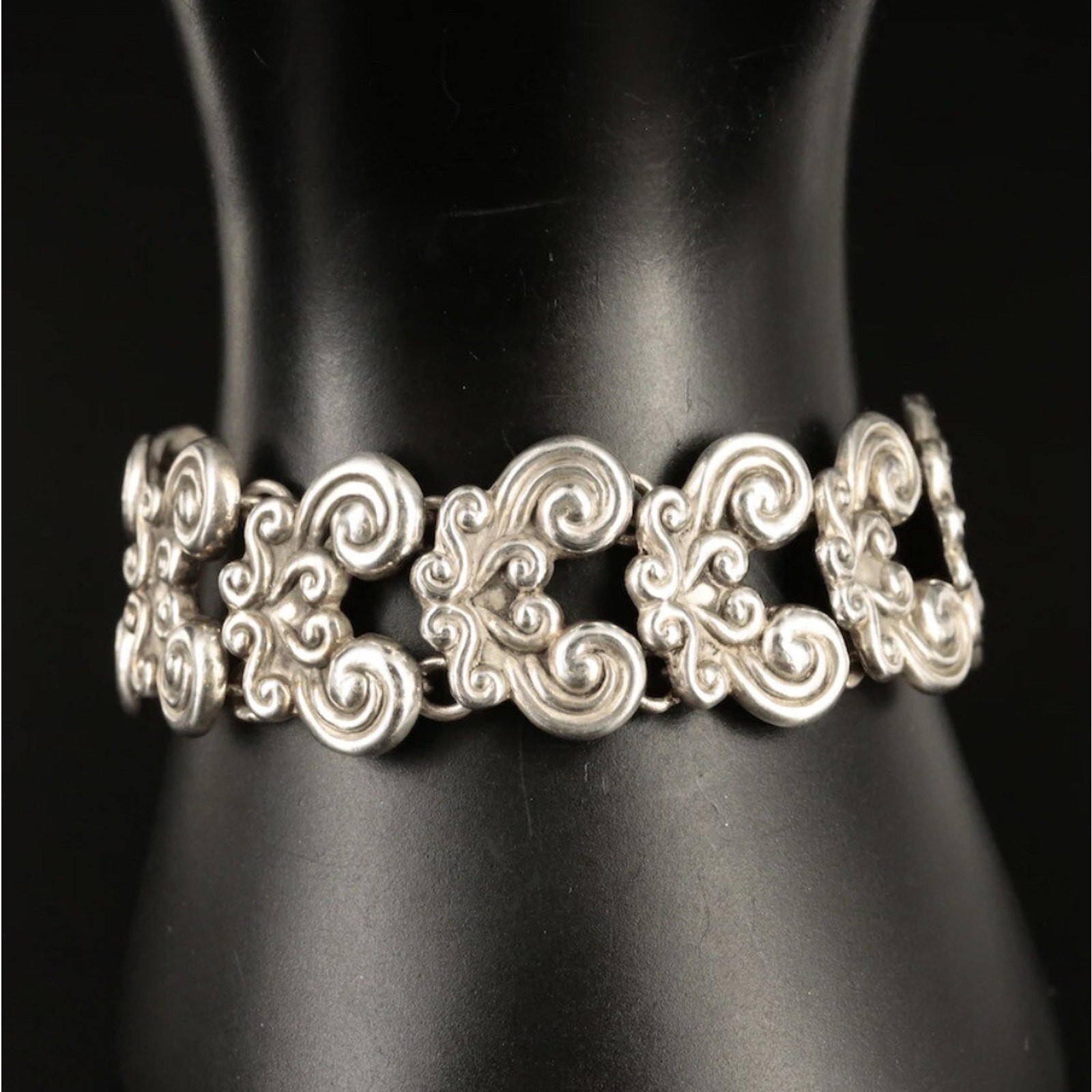 Gerardo Lopez Taxco Mexico 980 Silver Wave Scroll Bracelet Ca. 1940s