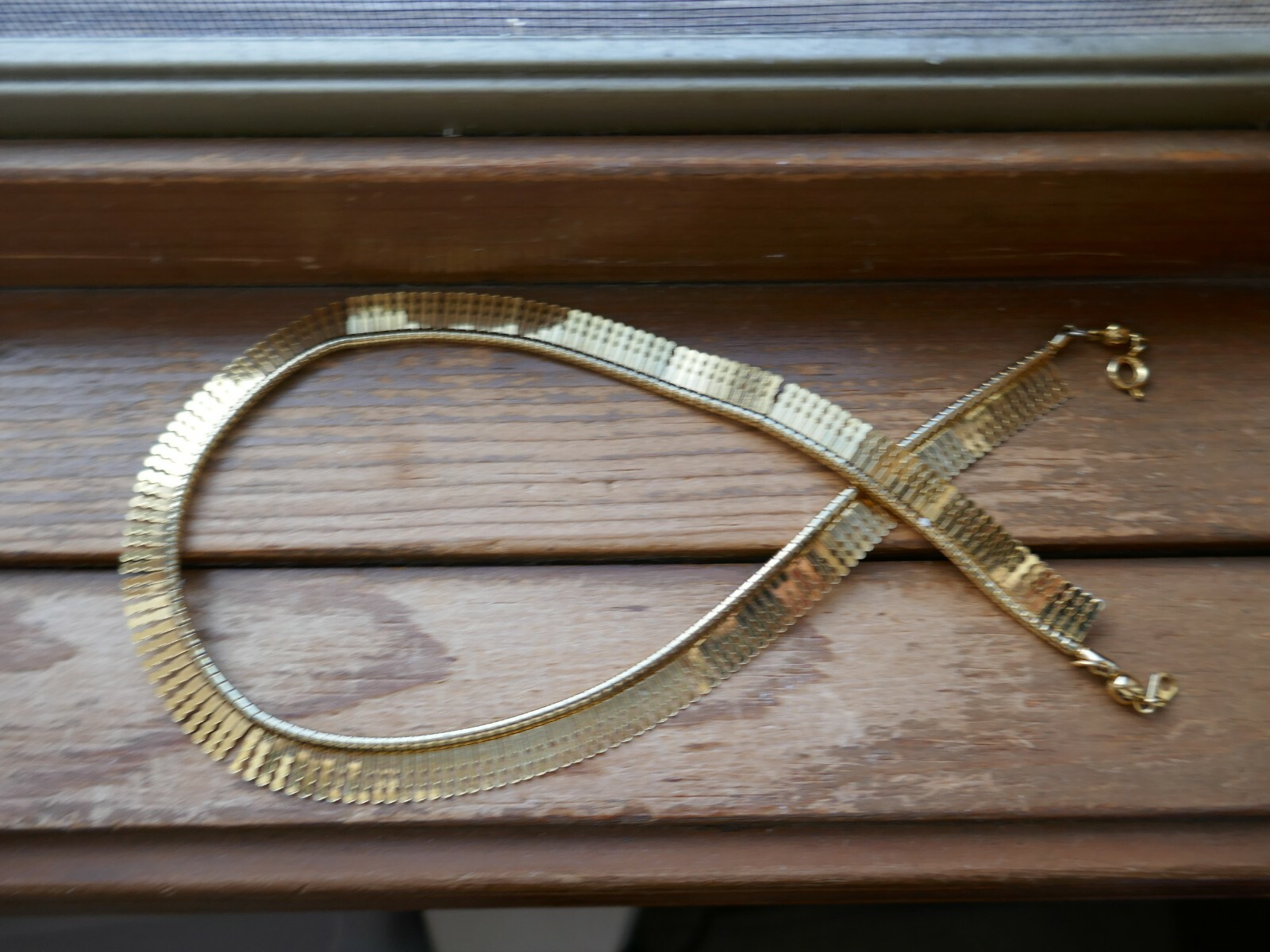 Vintage Gold Tone 10mm Wide Grecian Style 17.5″ Necklace w Spring Ring Clasp