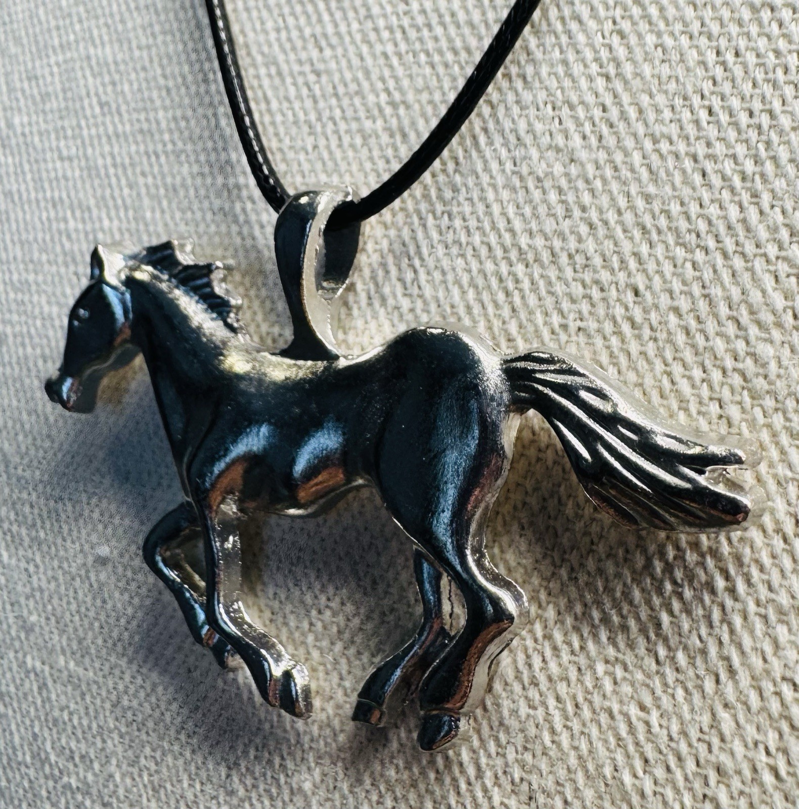Vintage Silvertone Mustang Galloping Running Horse Pendant On Cord Necklace