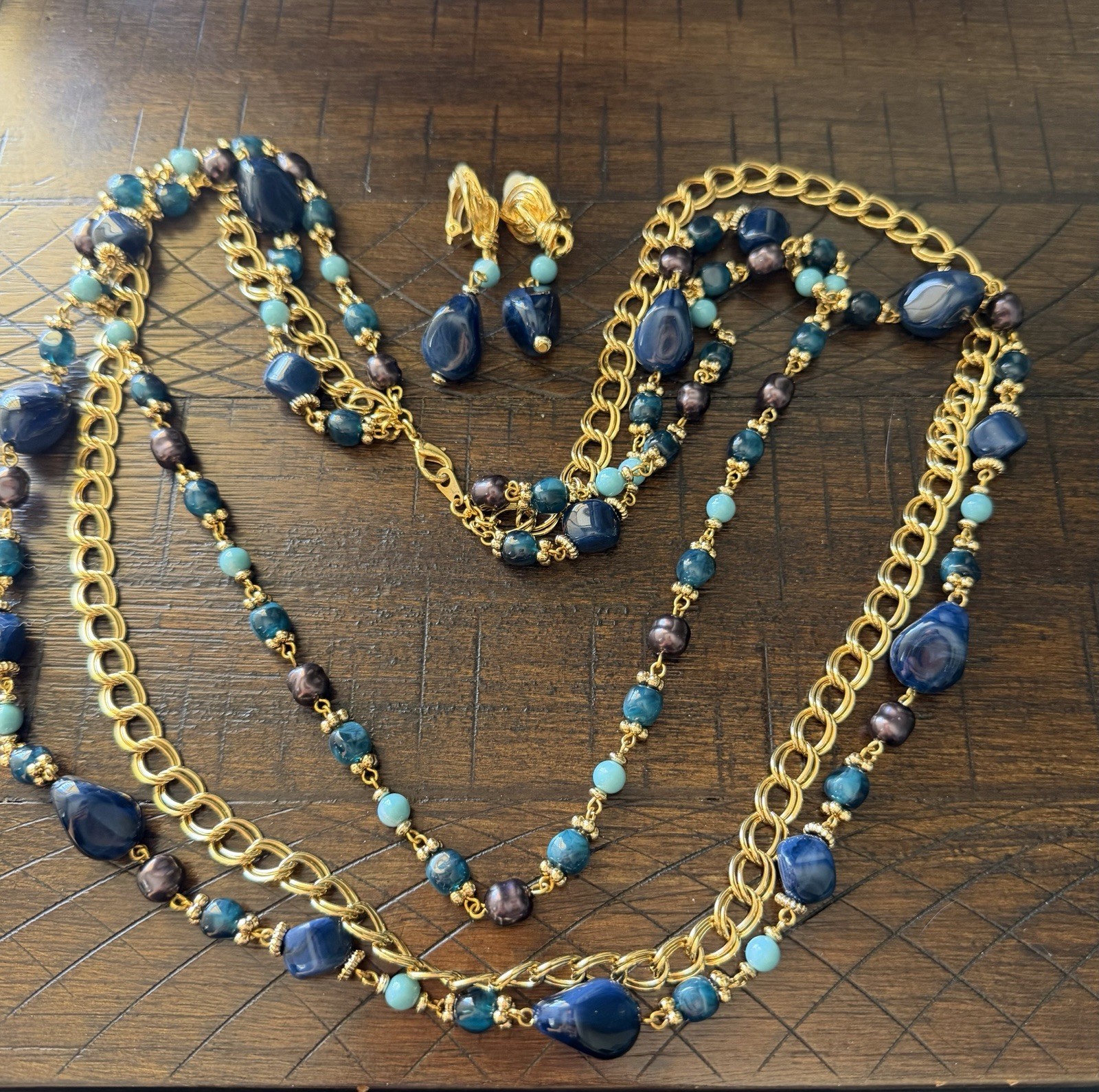 VTG 3 Strand Gold W/ Navy Blue And Teal Aqua Beeds Necklace And Clip Earrings