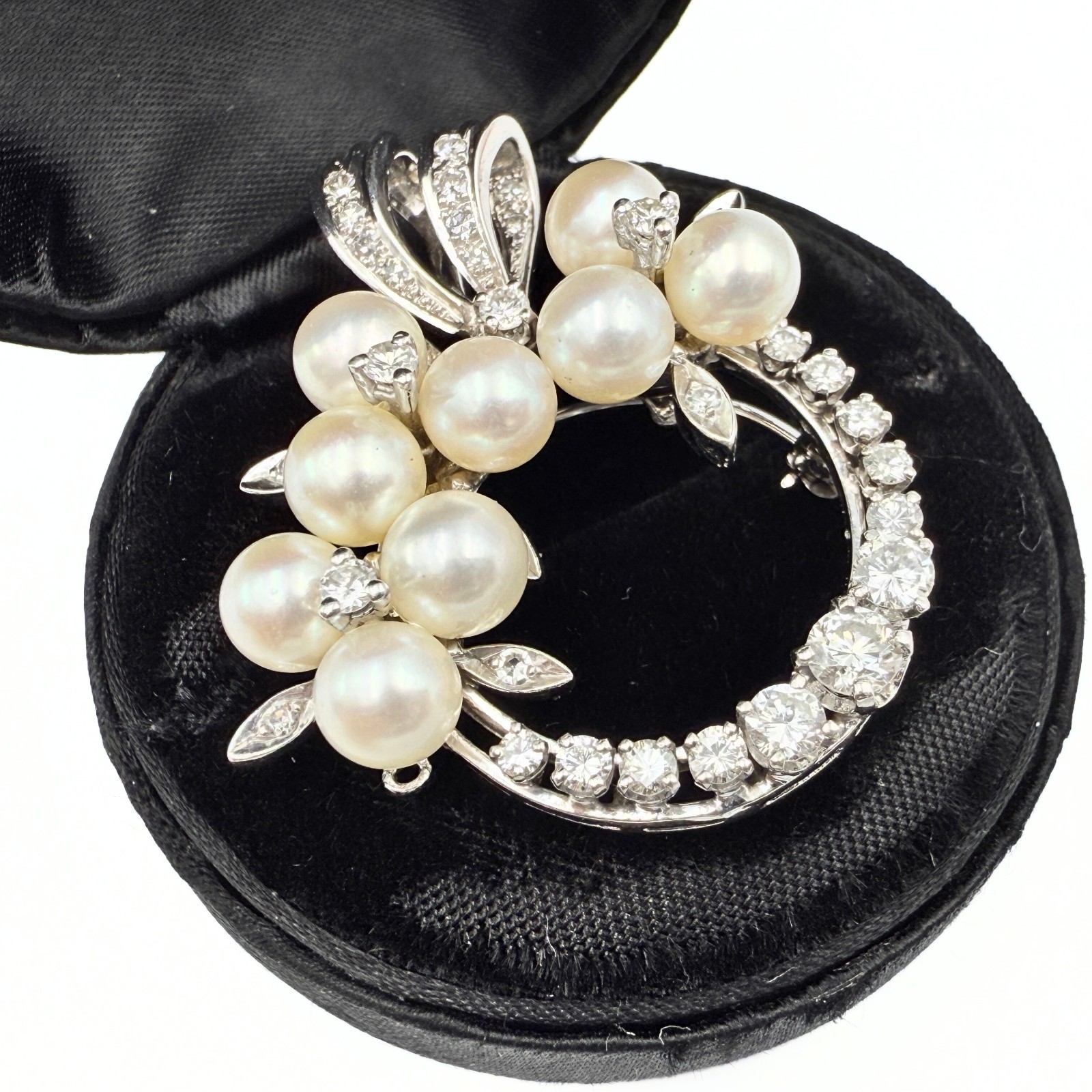 Antique Art Deco Platinum Akoya Pearls Cluster 1.42 CTW Diamond VVS-2 – VS-1 Pin