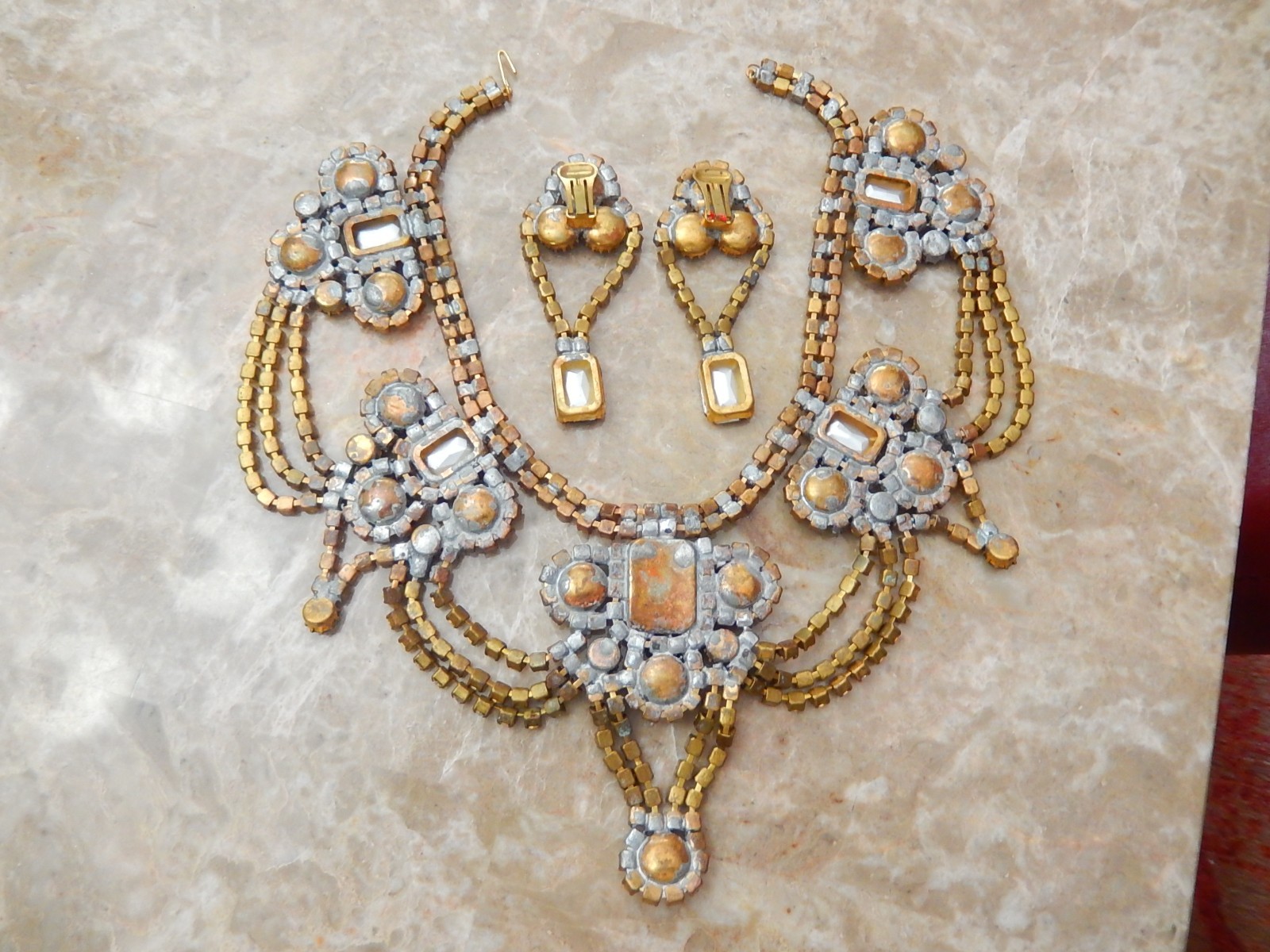 VINTAGE CZECH MAGNIFICENT RHINESTONE GREEN GOLD AB FESTOON NECKLACE EARRINGS SET