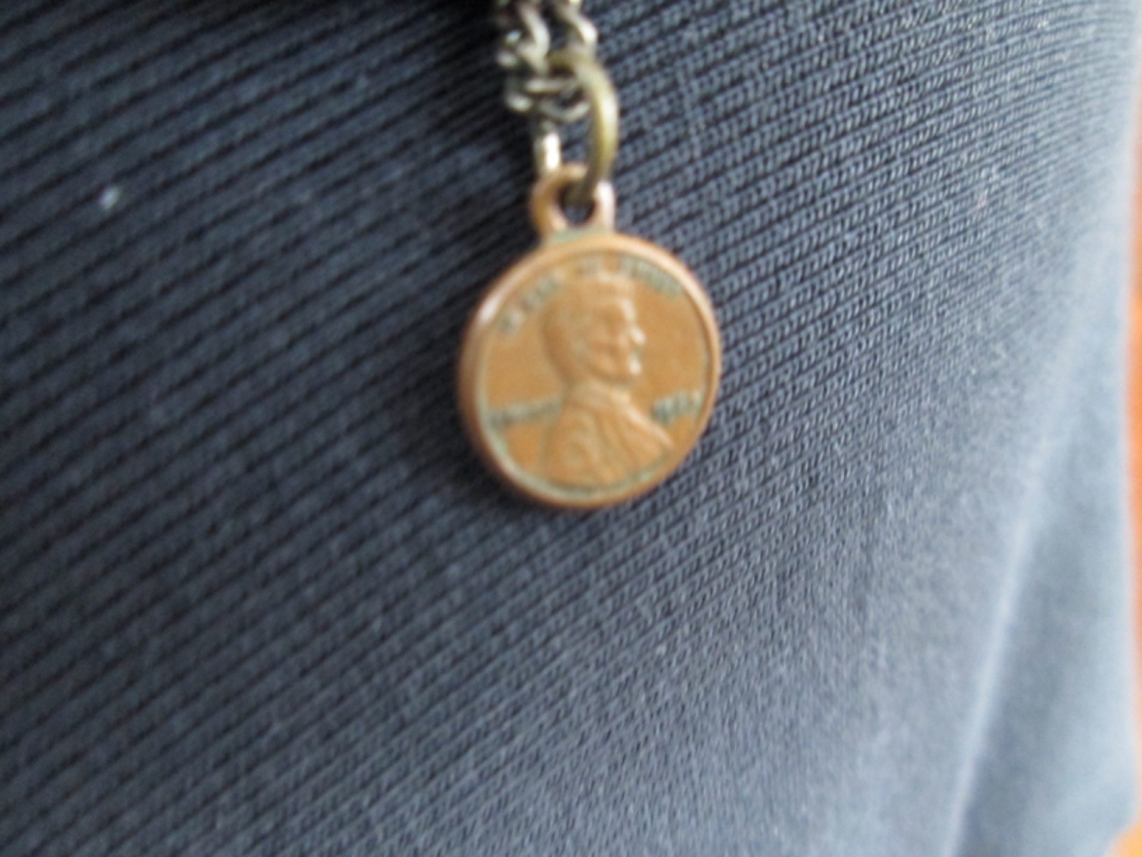 Vintage Miniature Lincoln Cent 1964 Necklace 1 cm Wide Tarnished