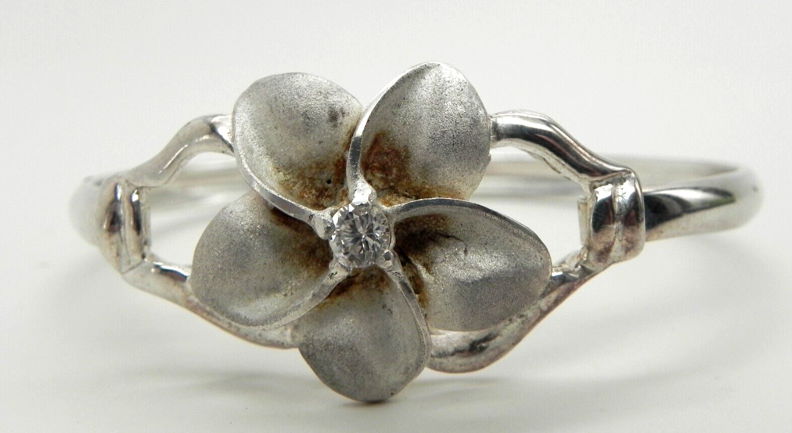 Vintage Sterling Silver Hindged Bangle Floral Bracelet 823-26