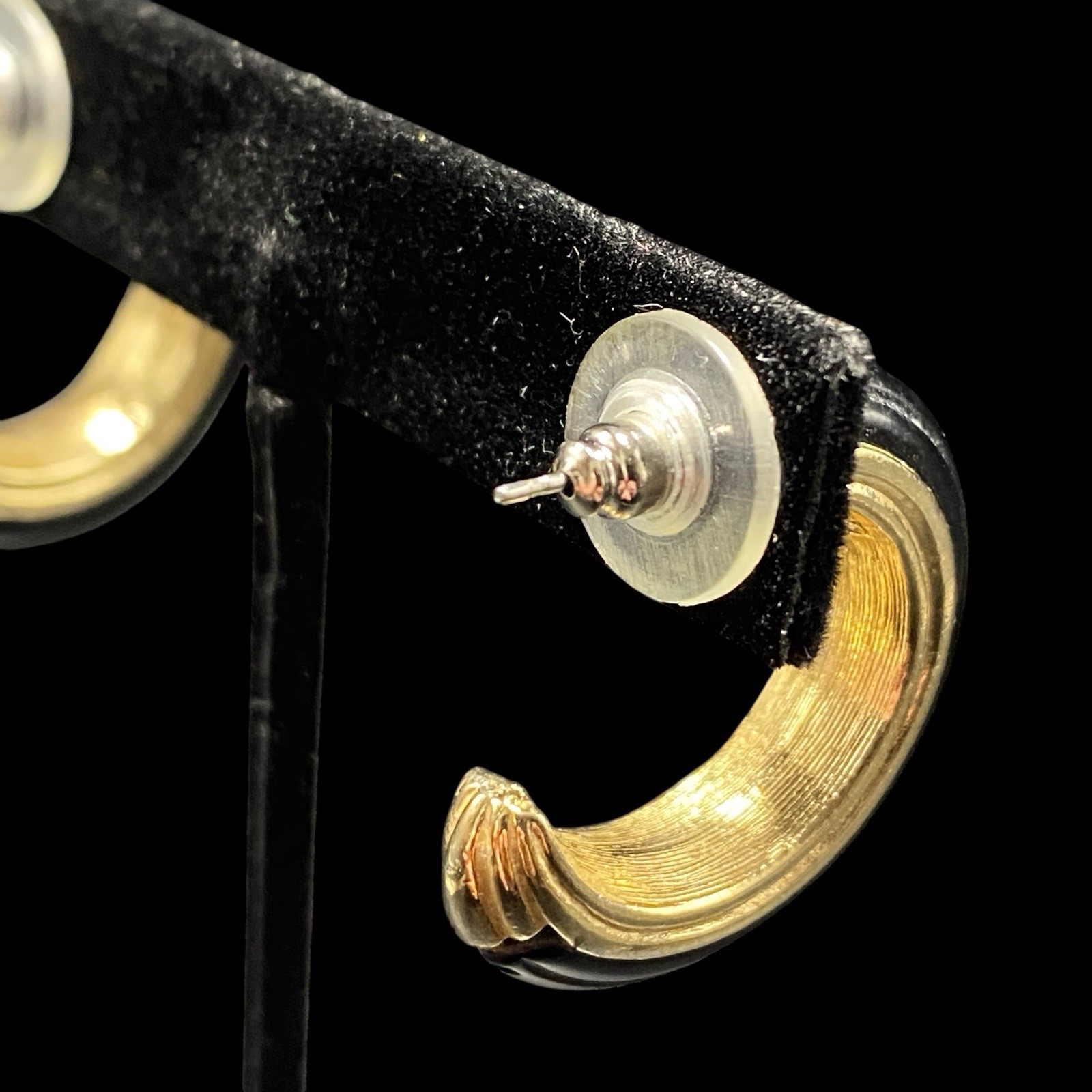 Vintage Sarah Coventry Black and Goldtone Earrings About 1-1/8″ Across